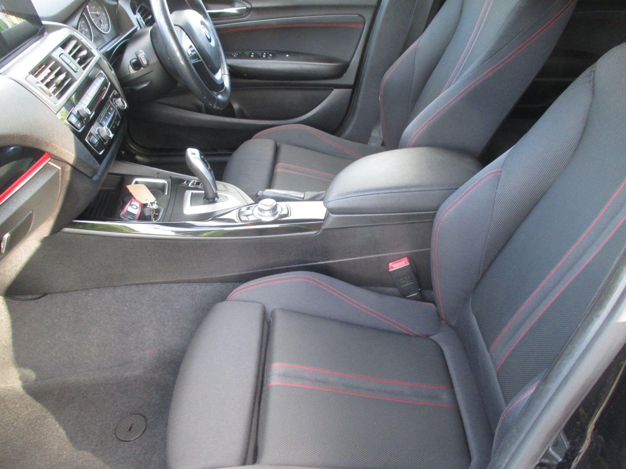 BMW 1 Series view 32
