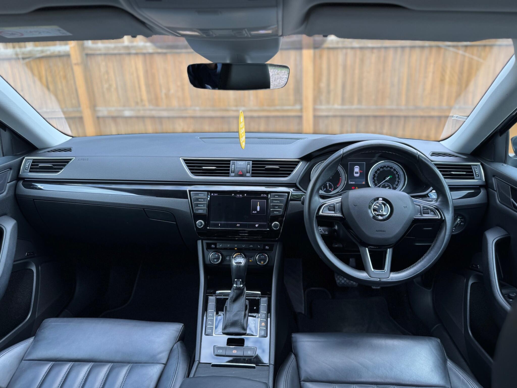 Skoda Superb view 14