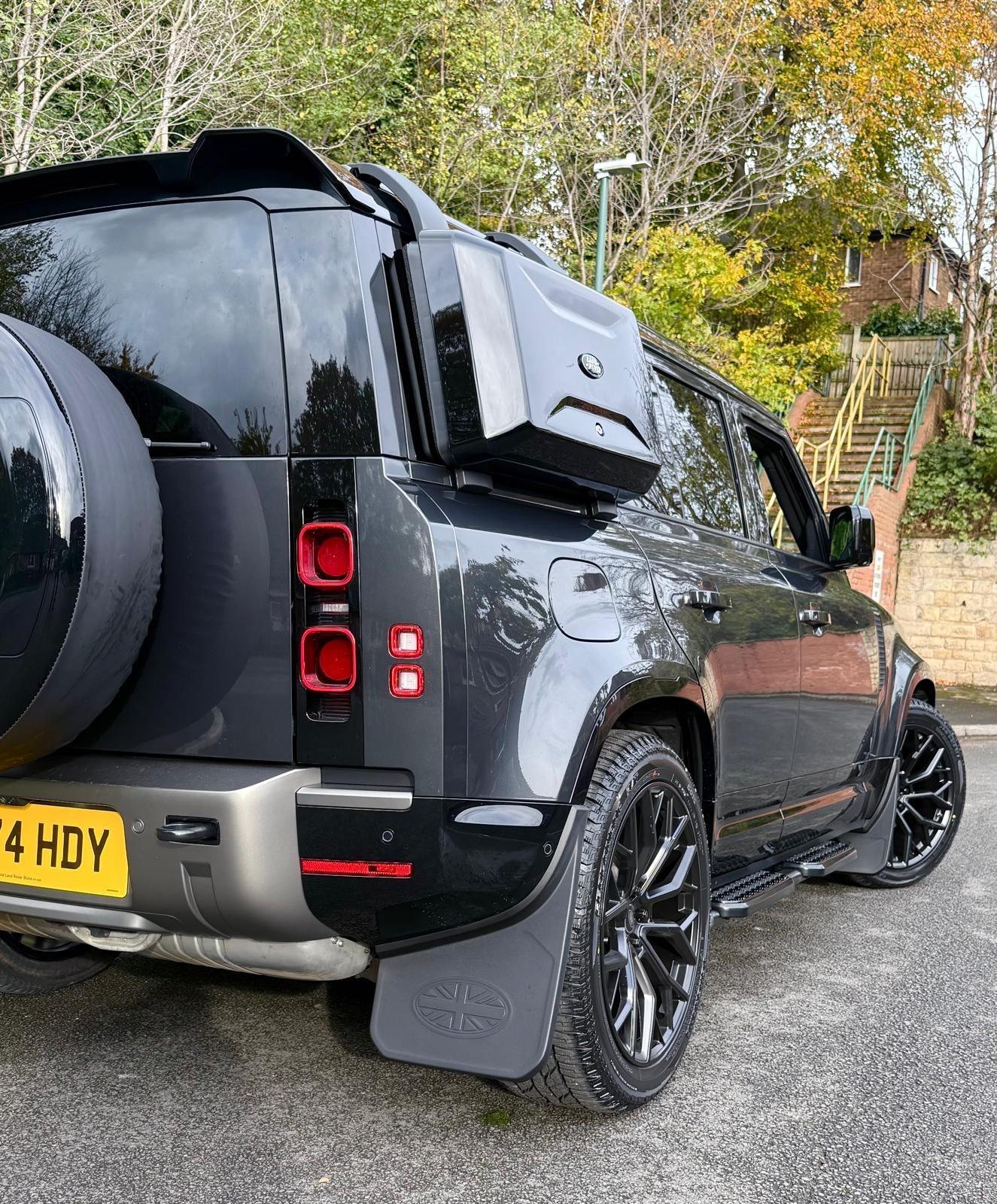 Land Rover Defender view 70