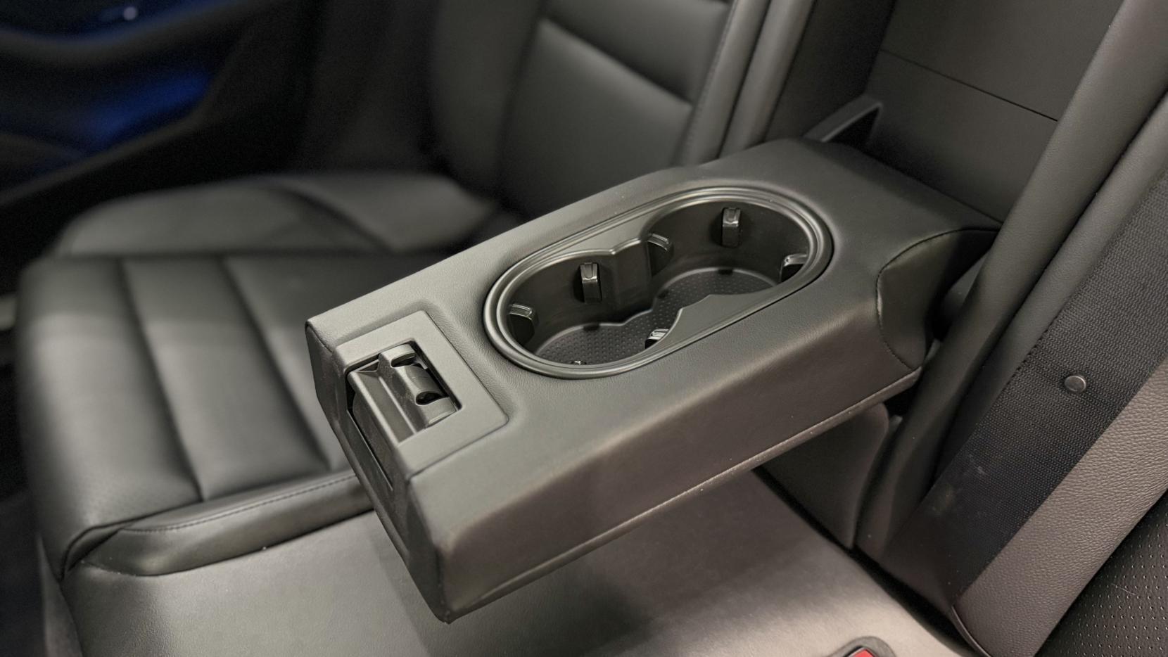 Porsche Taycan view 10