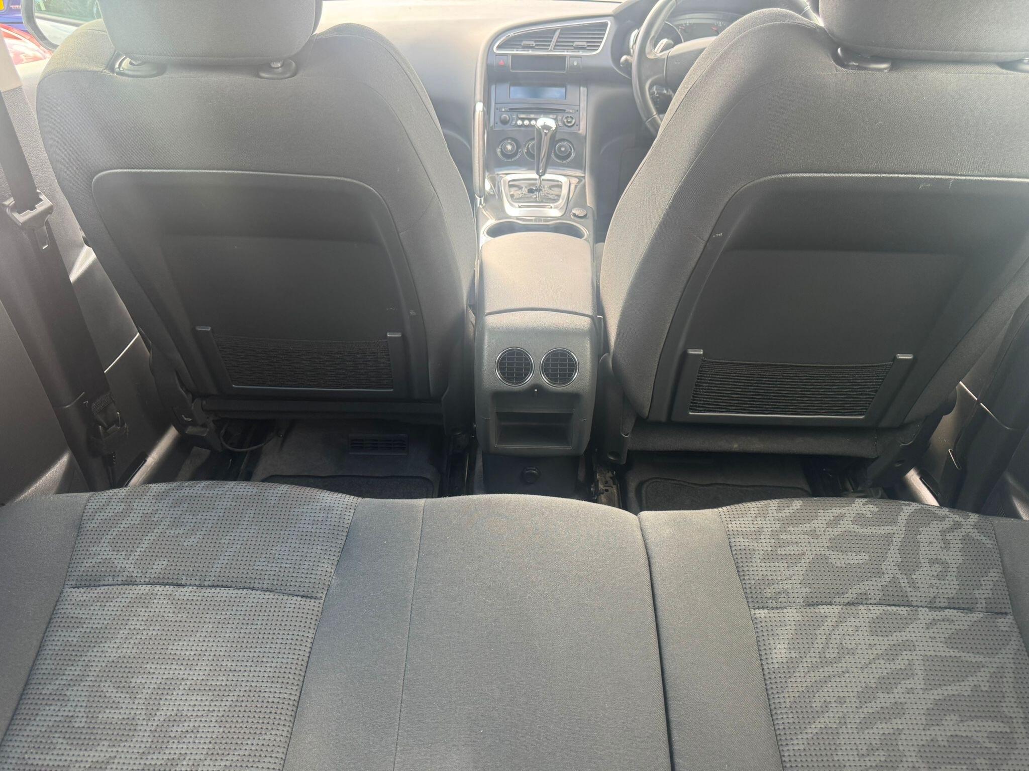 Peugeot 3008 view 18