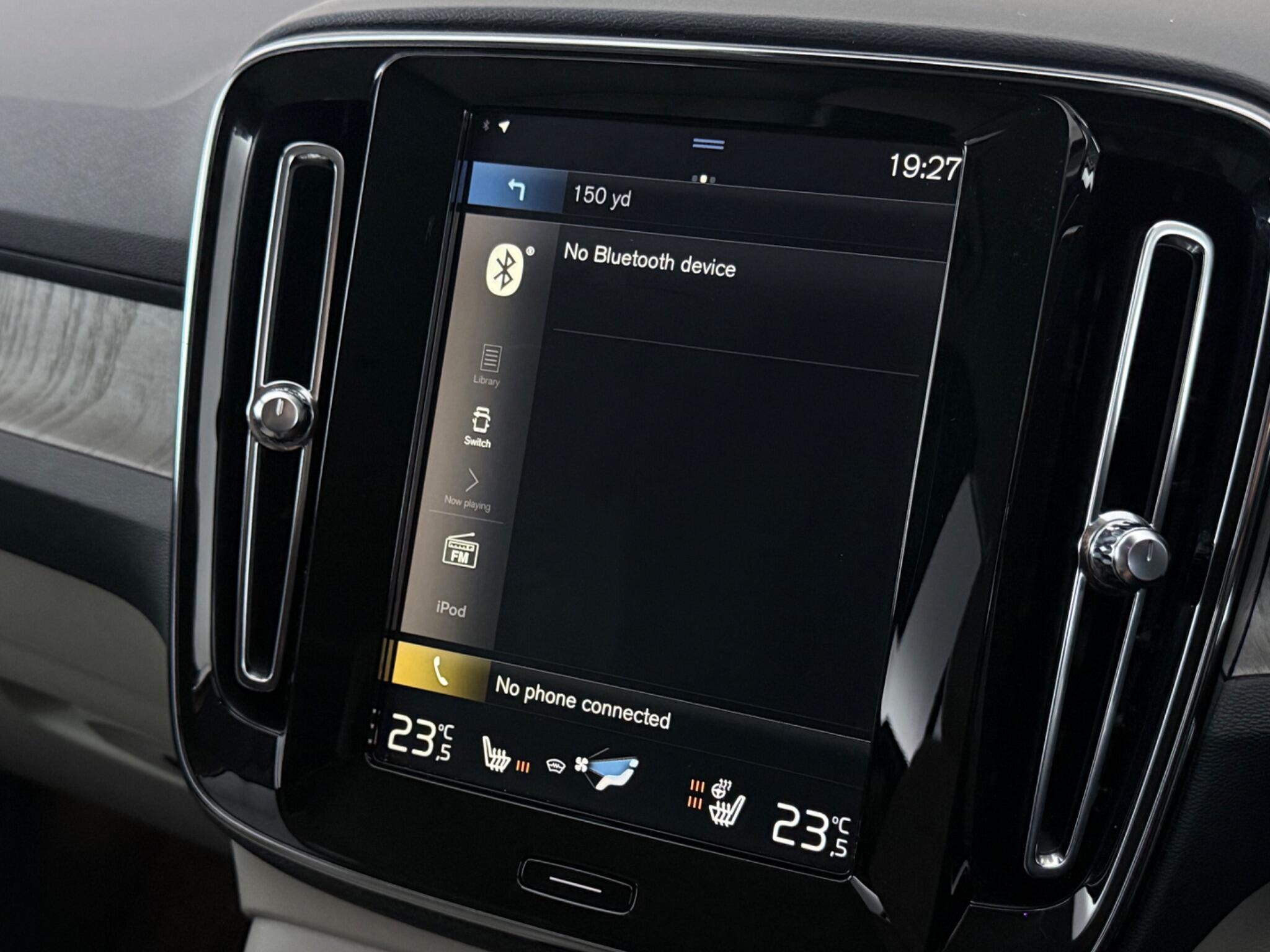 Volvo XC40 view 36