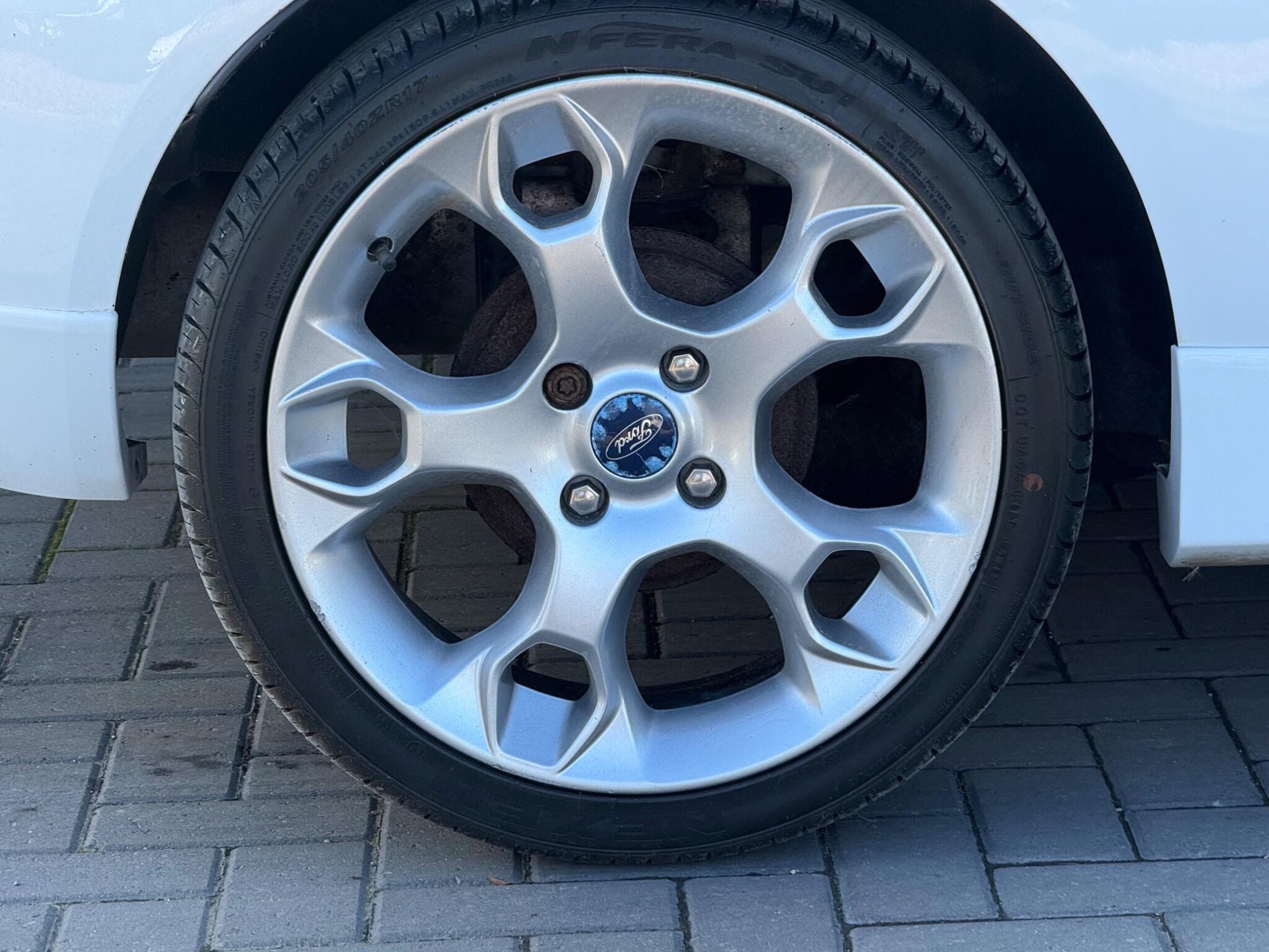 Ford Fiesta view 14