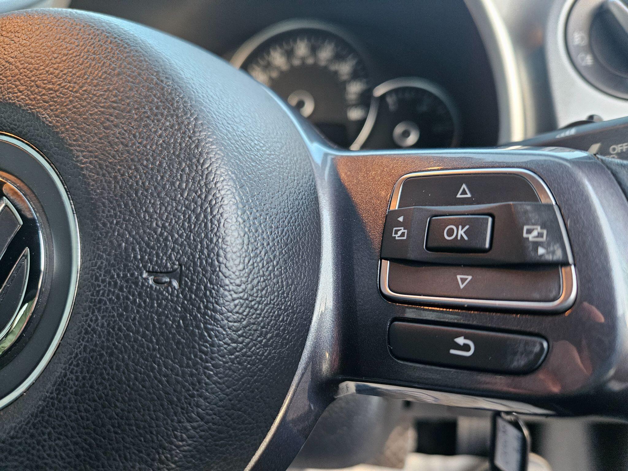 2012 Volkswagen Beetle image 29