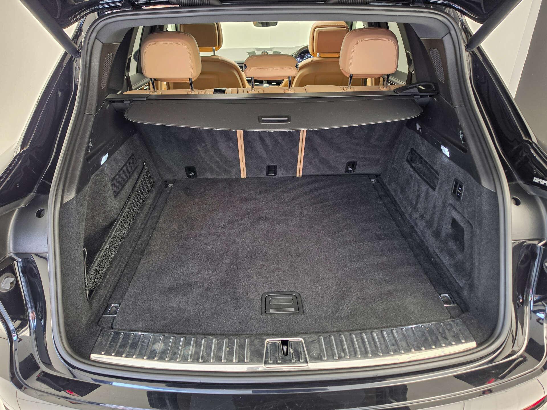 Porsche Cayenne view 22