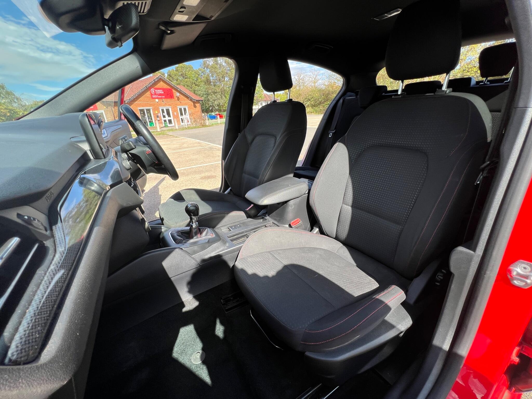 Ford Focus view 27