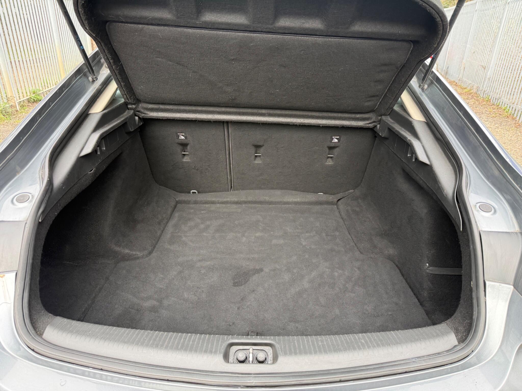 2017 Vauxhall Insignia image 28