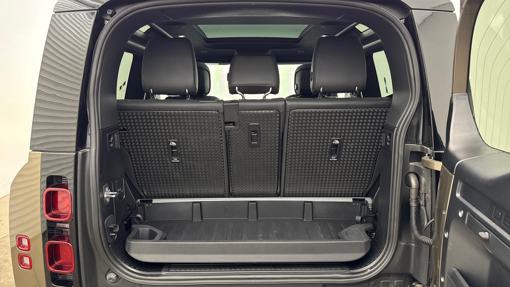 Land Rover Defender view 10