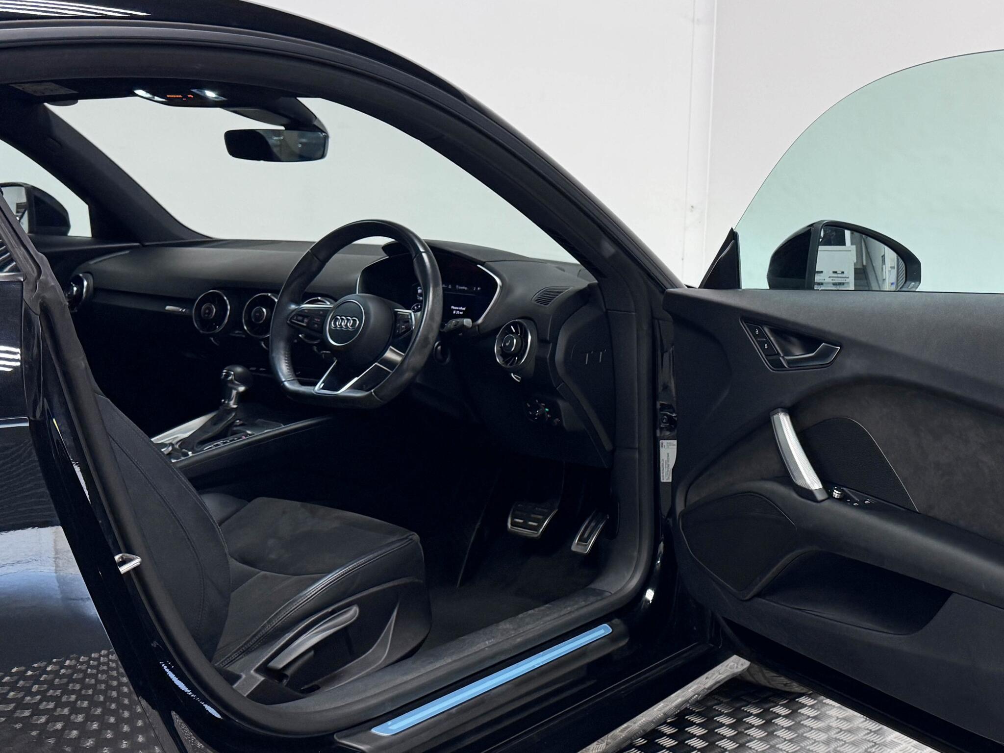 Audi TT view 8