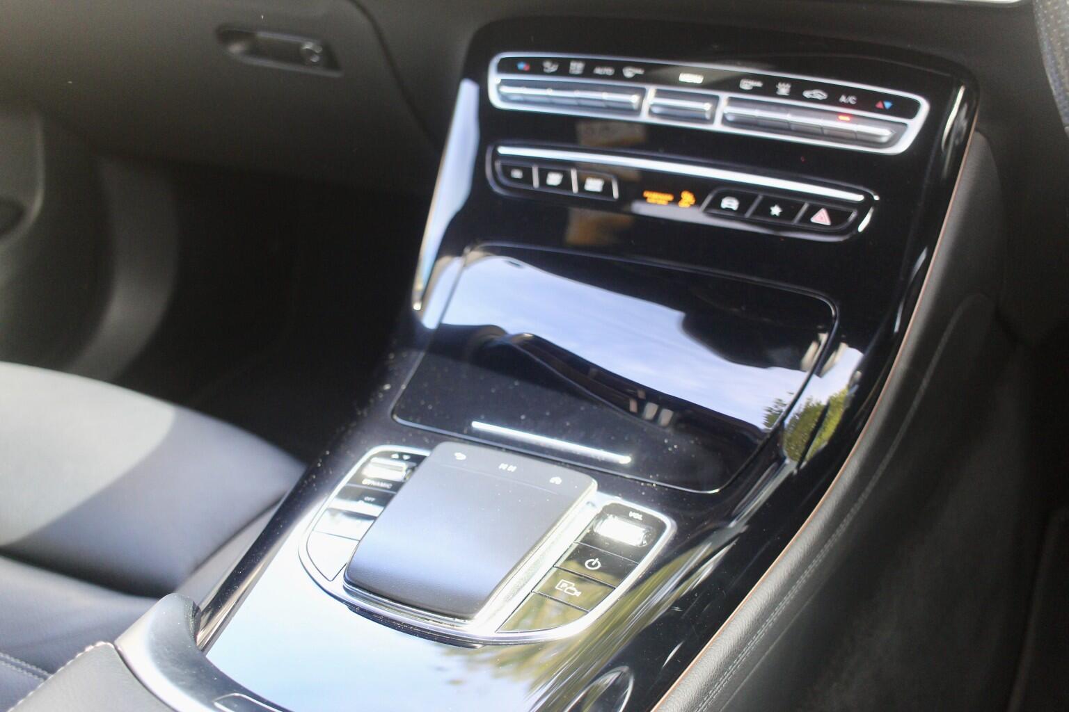 Mercedes-Benz Eqc view 17