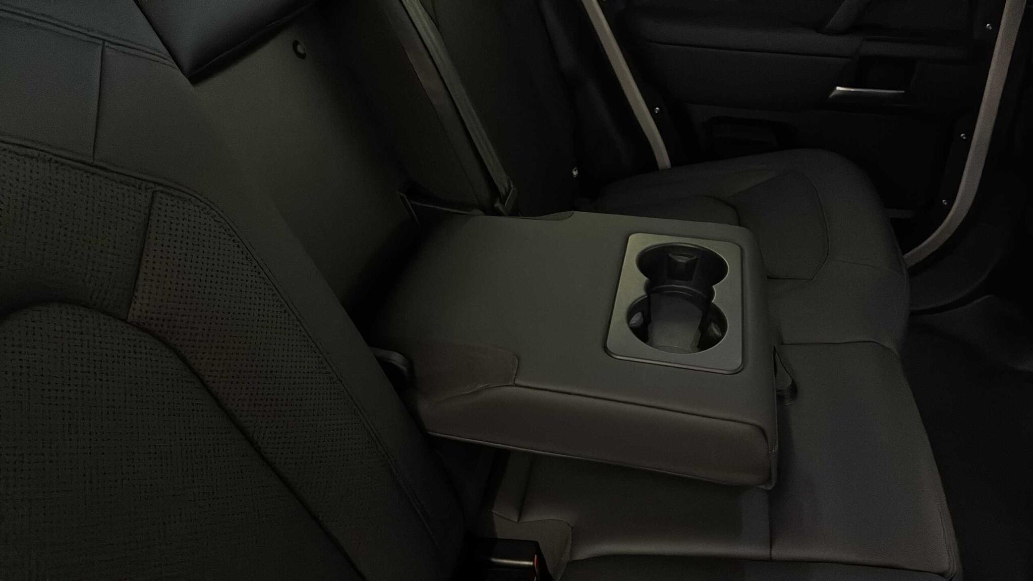 Land Rover Defender view 31