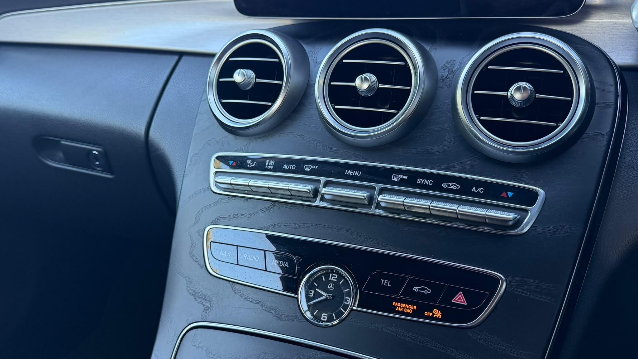 Mercedes-Benz C-Class view 22
