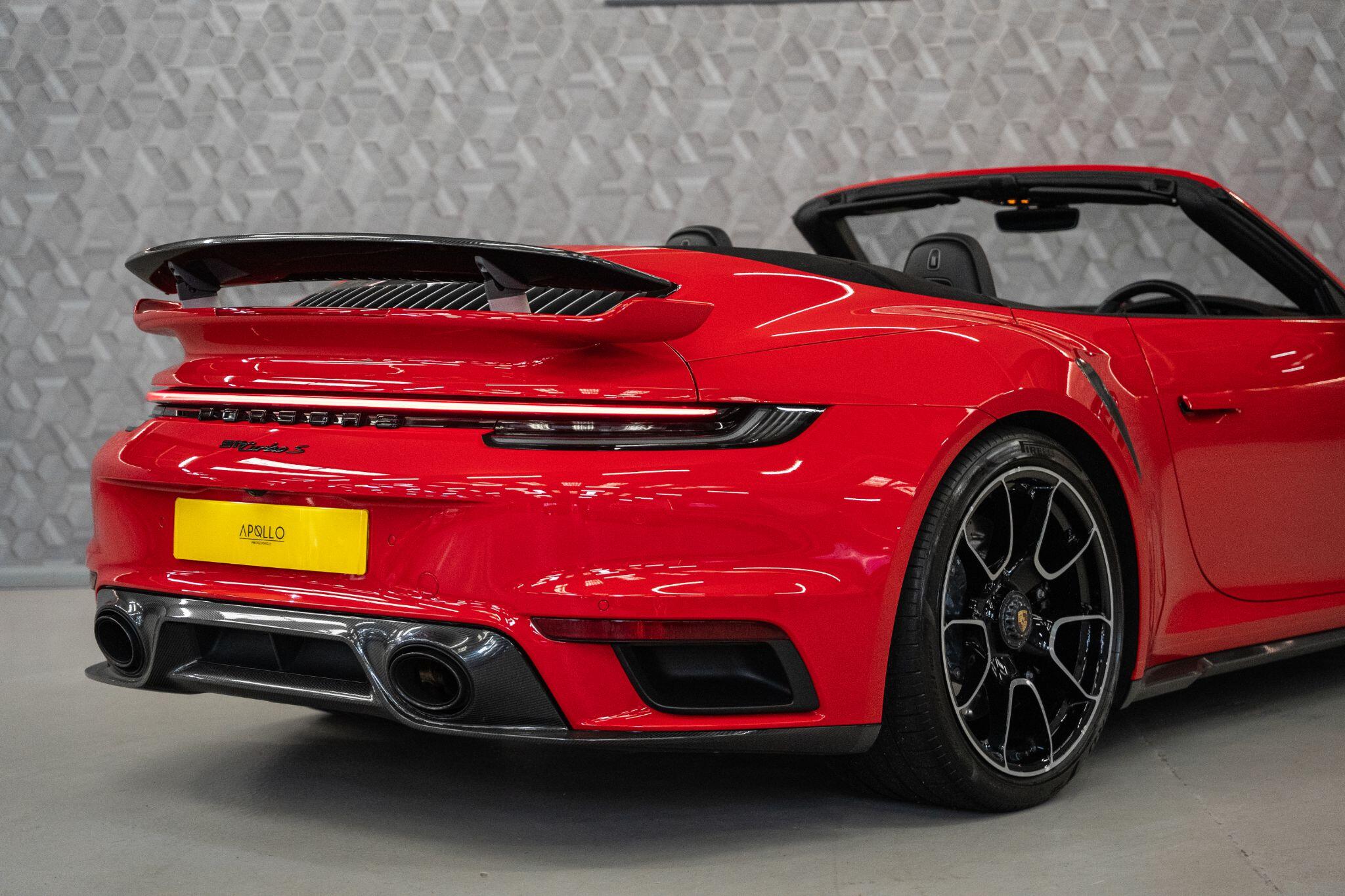 Porsche 911 view 45