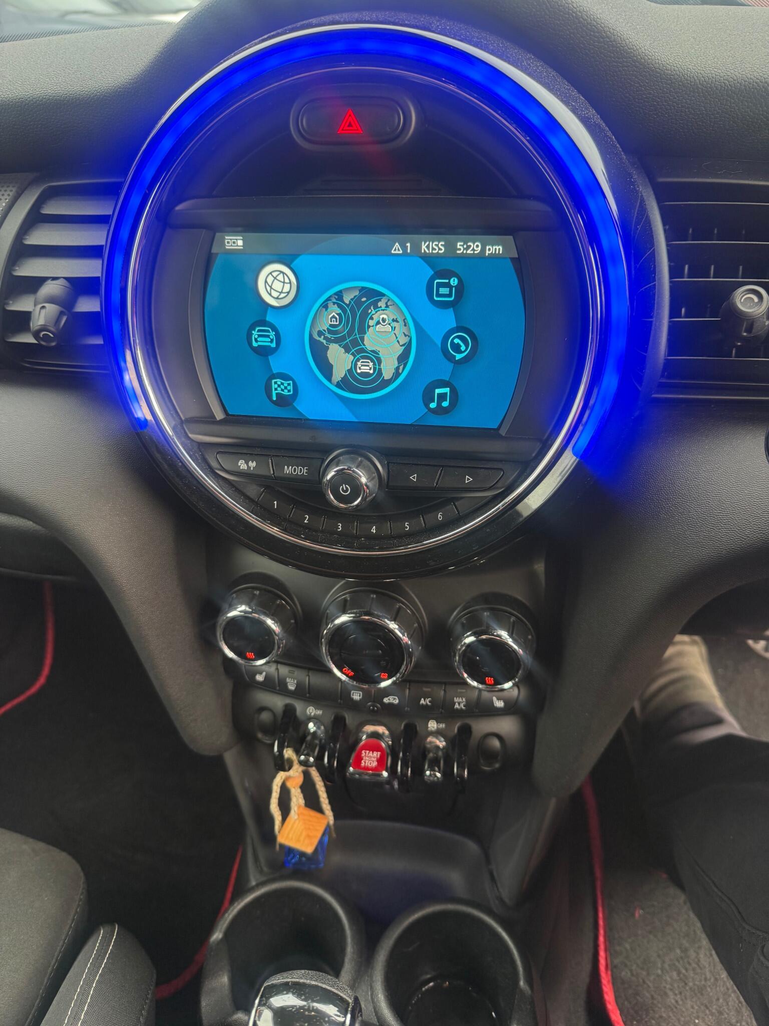 Mini Hatch view 9
