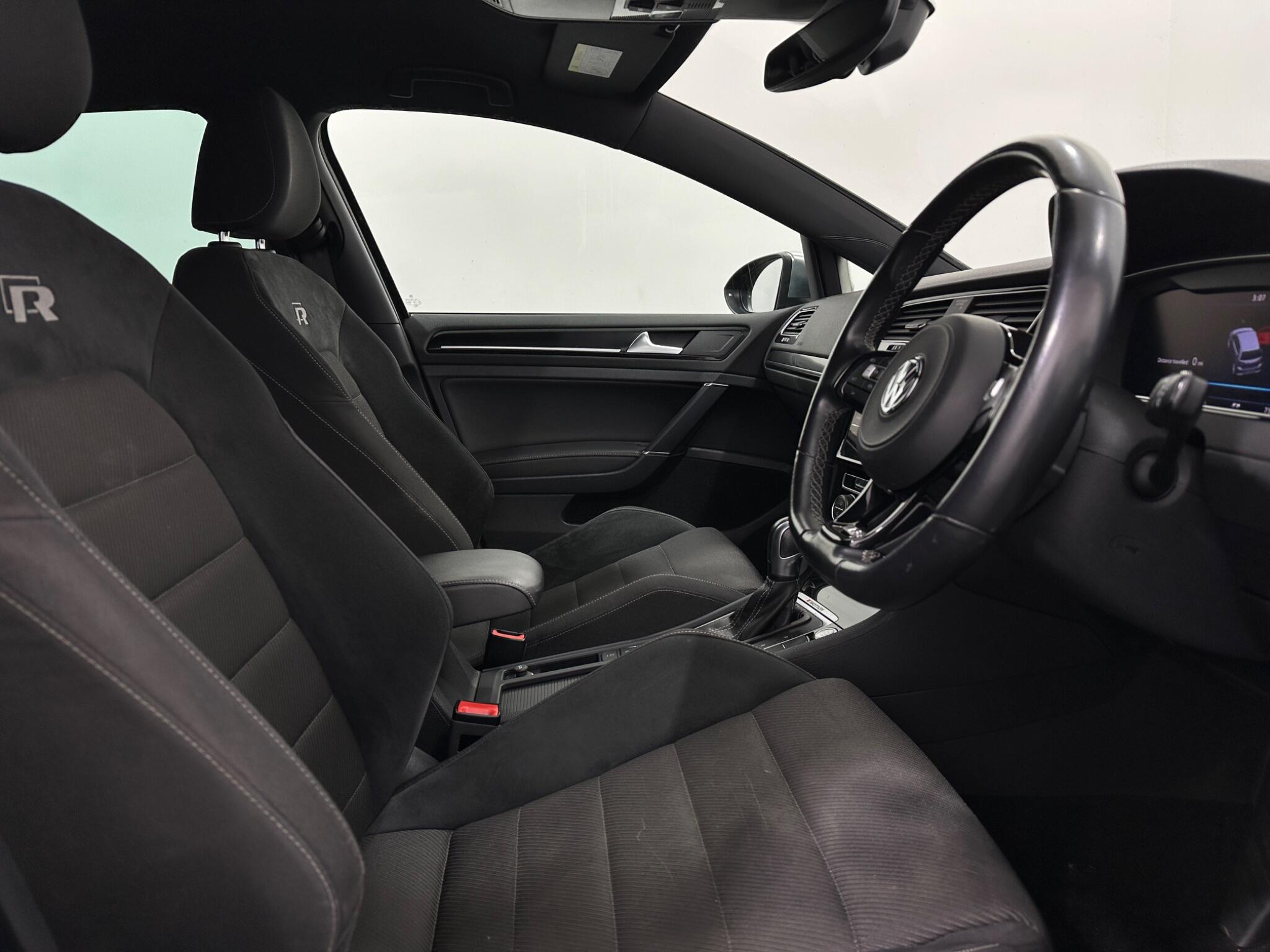 Volkswagen Golf view 33