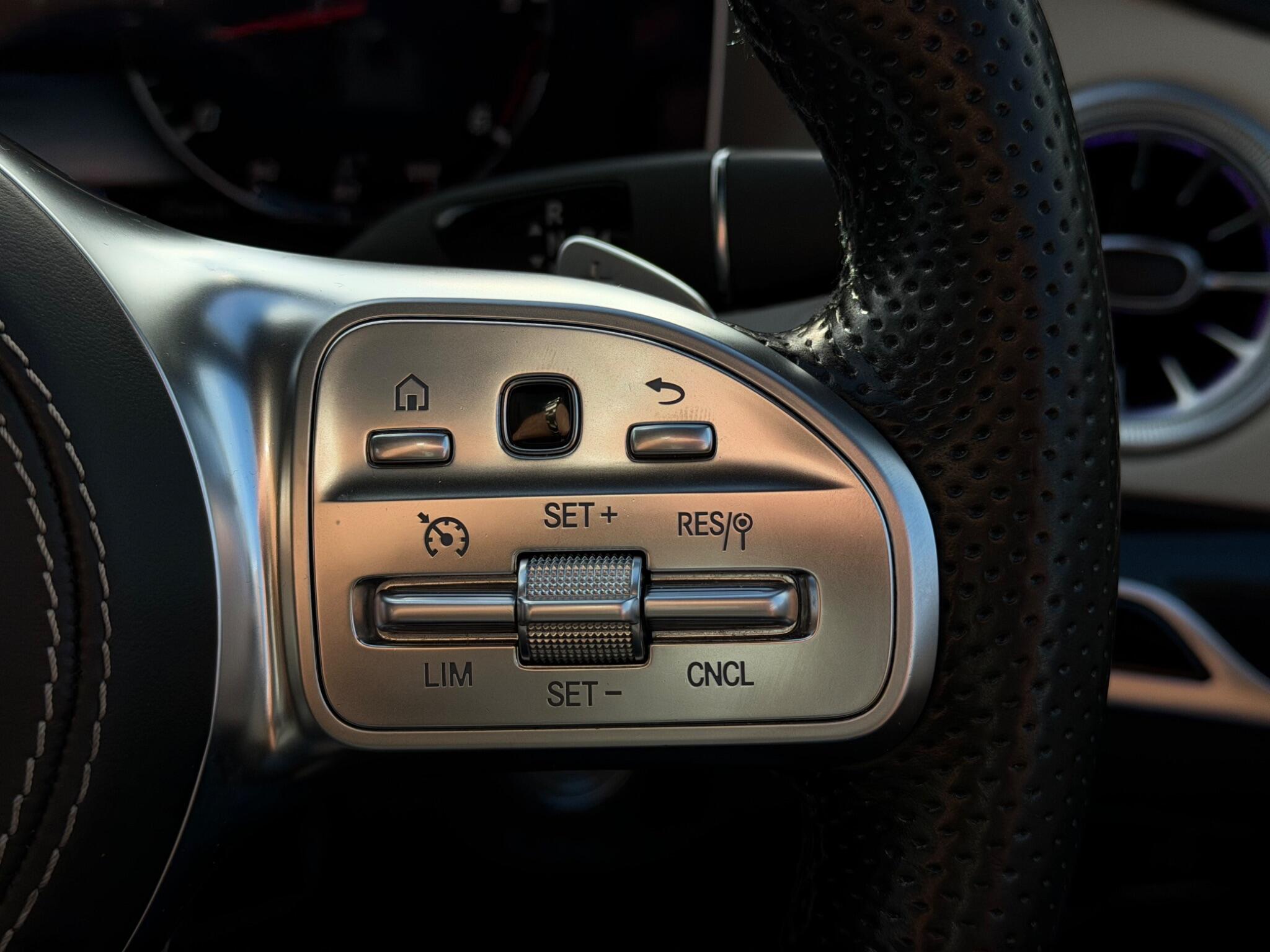 Mercedes-Benz S-Class view 36