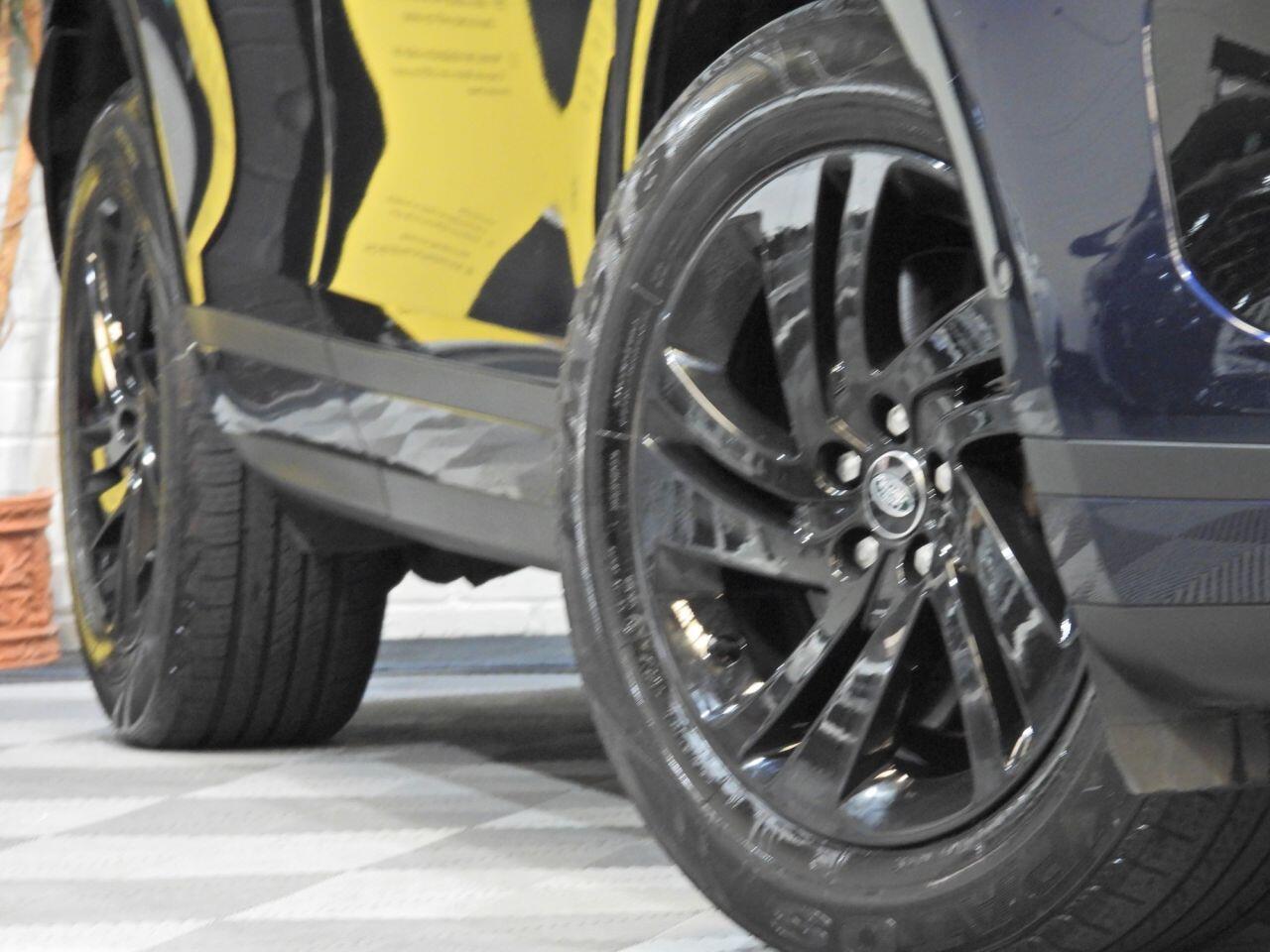 Land Rover Range Rover Evoque view 2