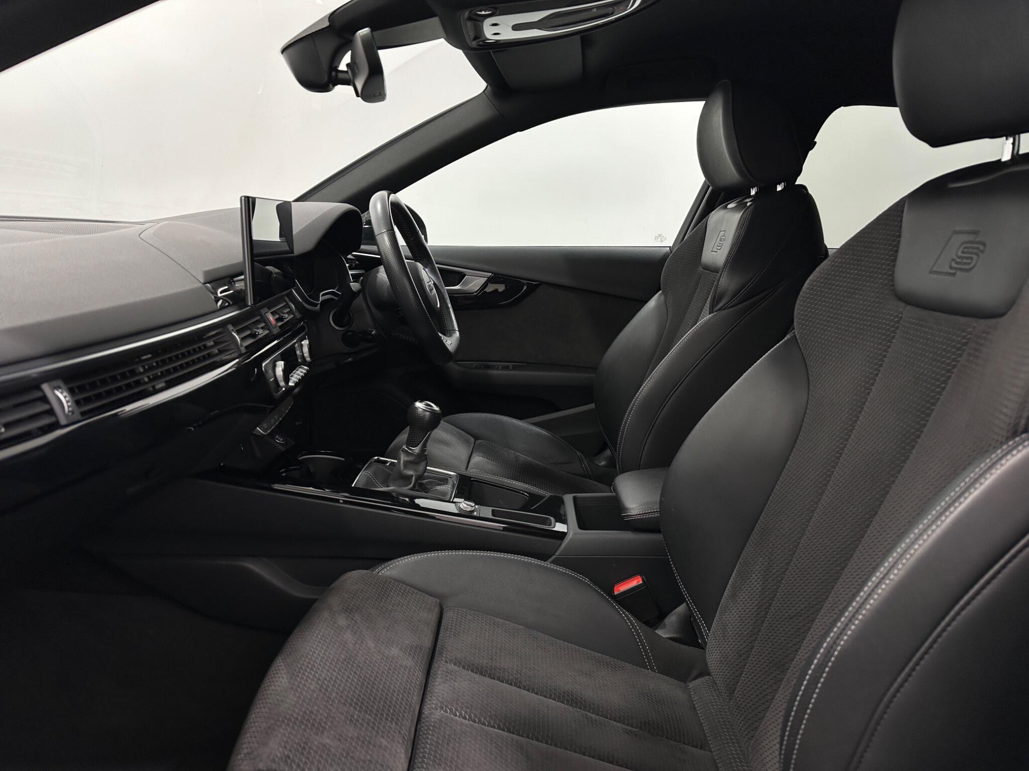 Audi A4 view 35