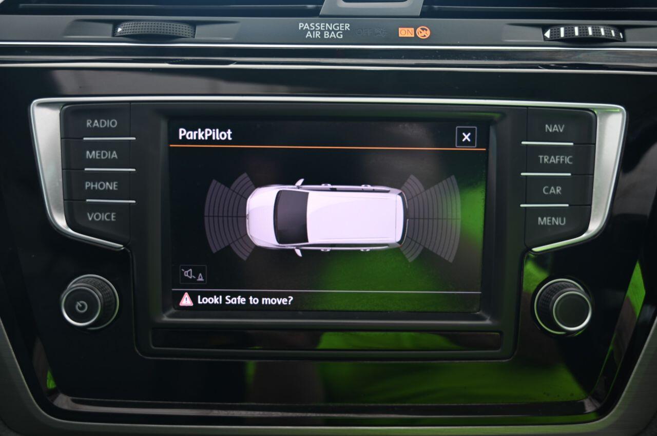 Volkswagen Touran view 27
