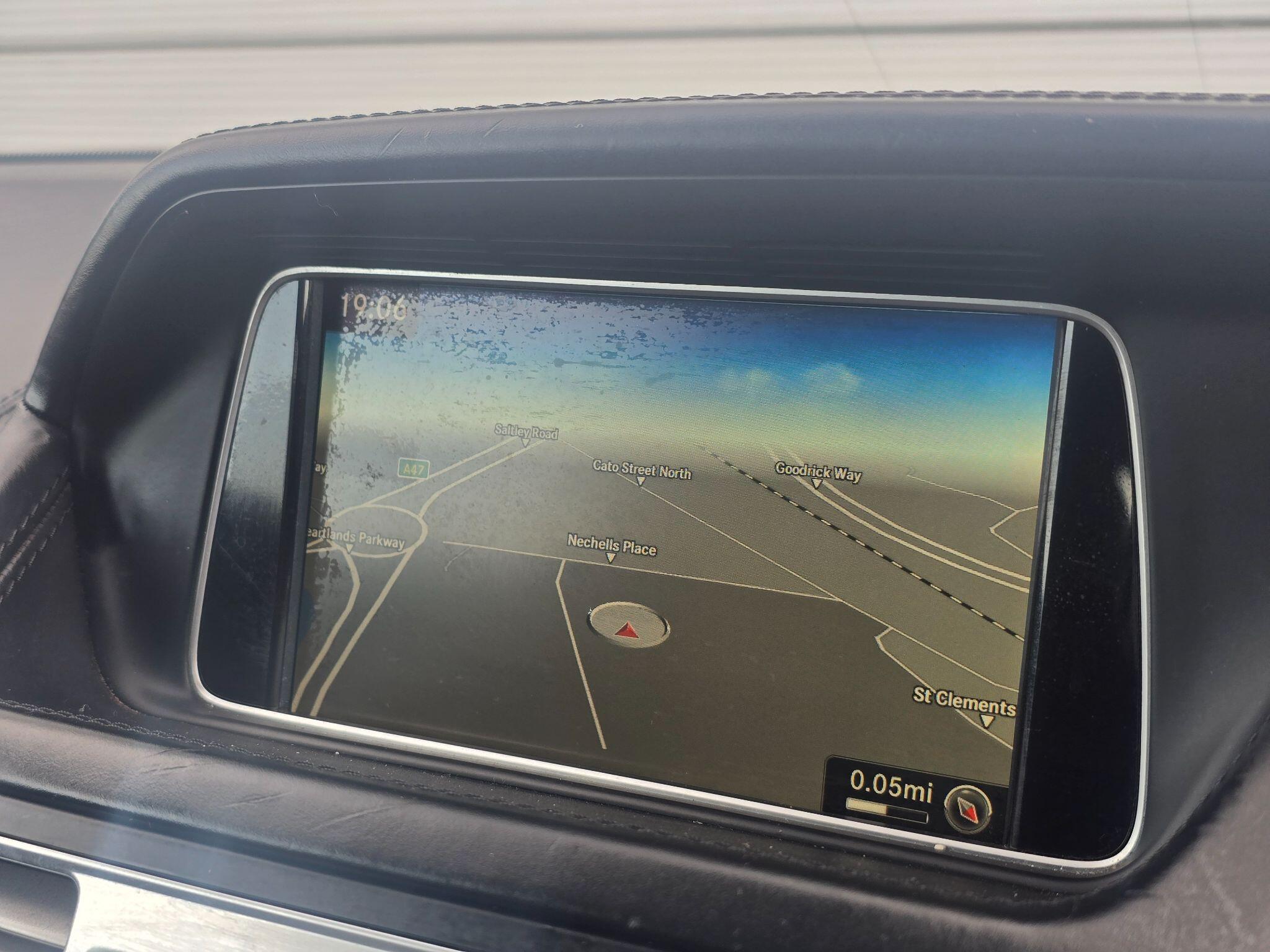 Mercedes-Benz E-Class view 27