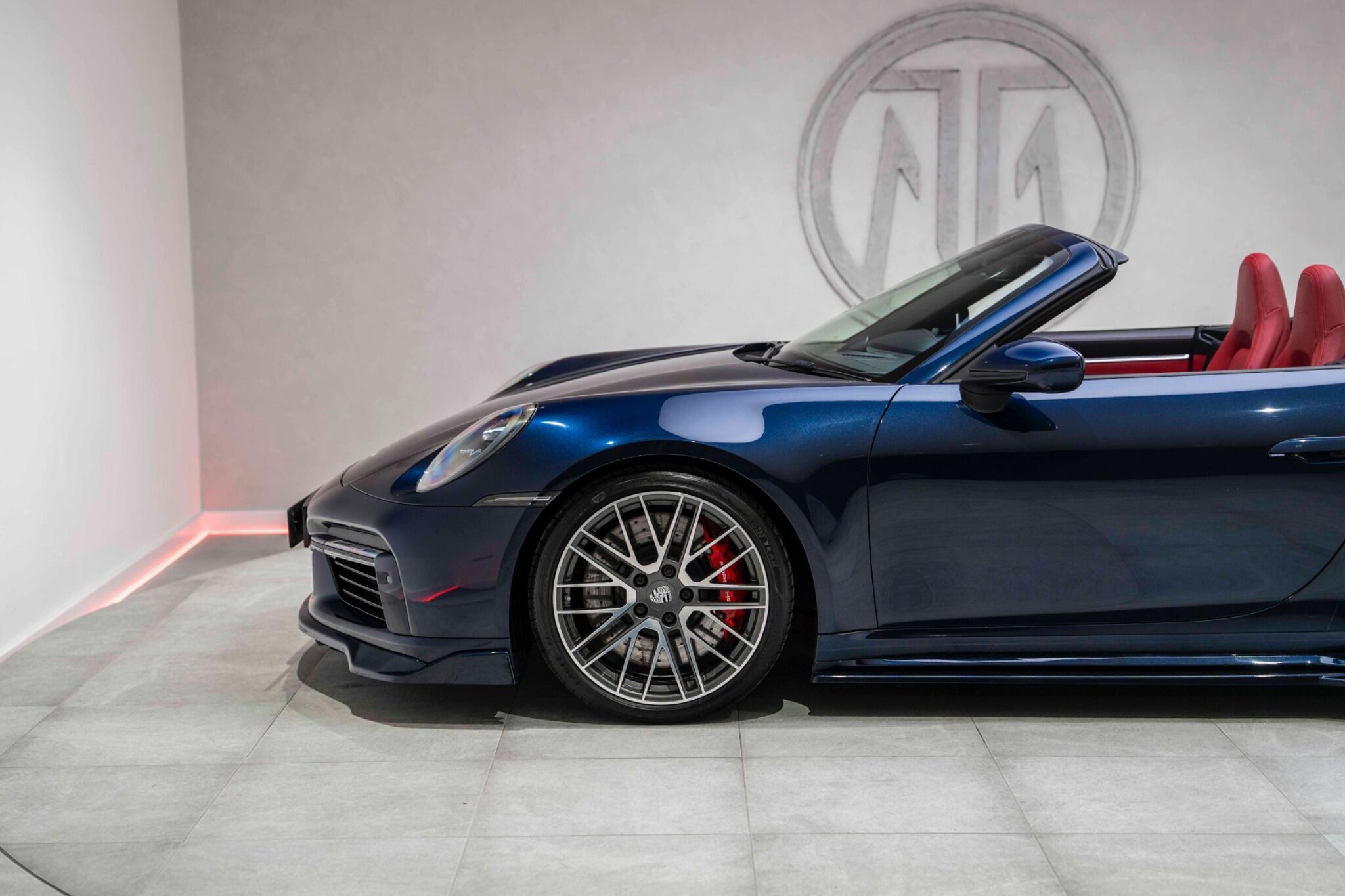Porsche 911 view 25