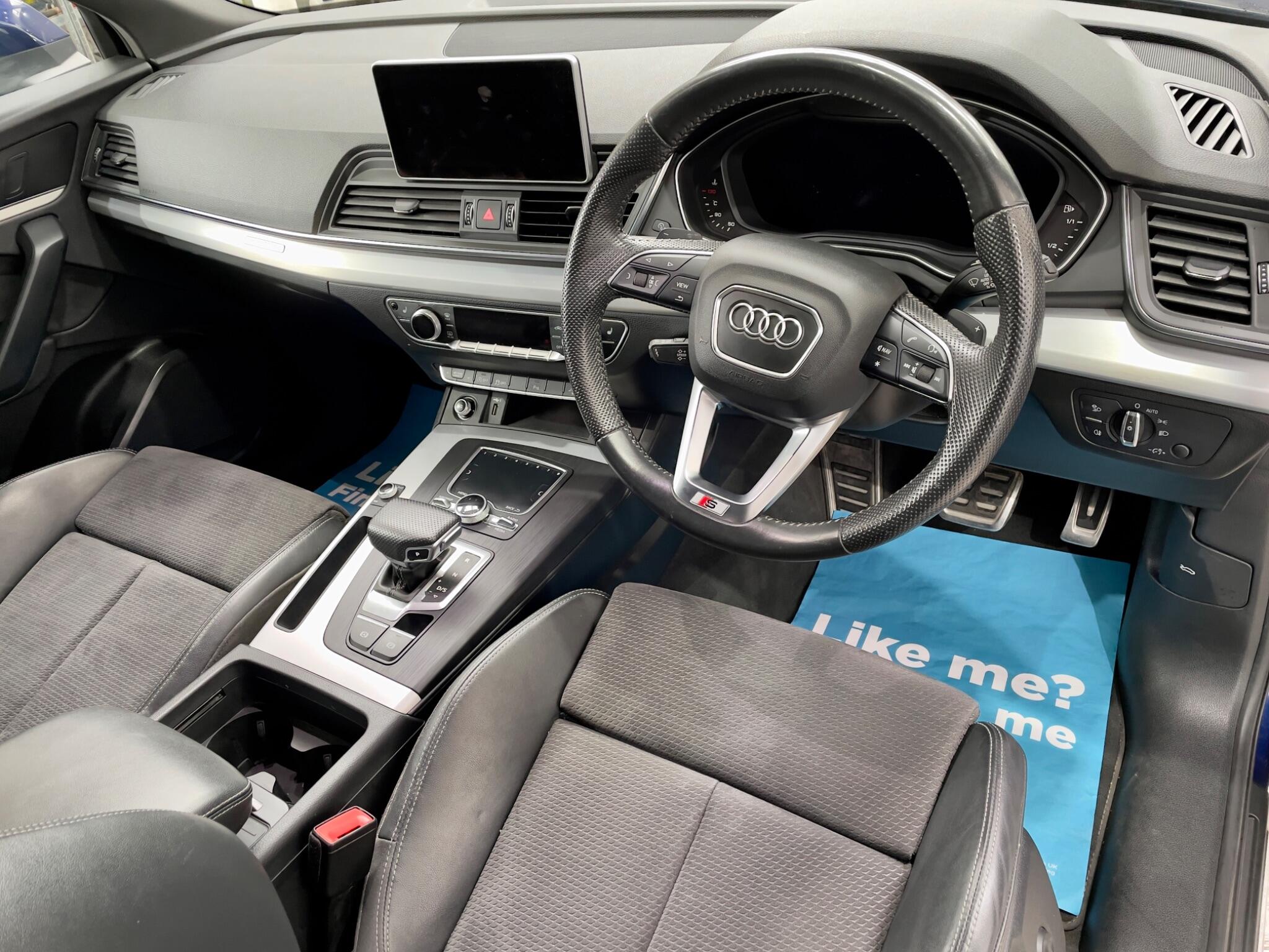 Audi Q5 view 6