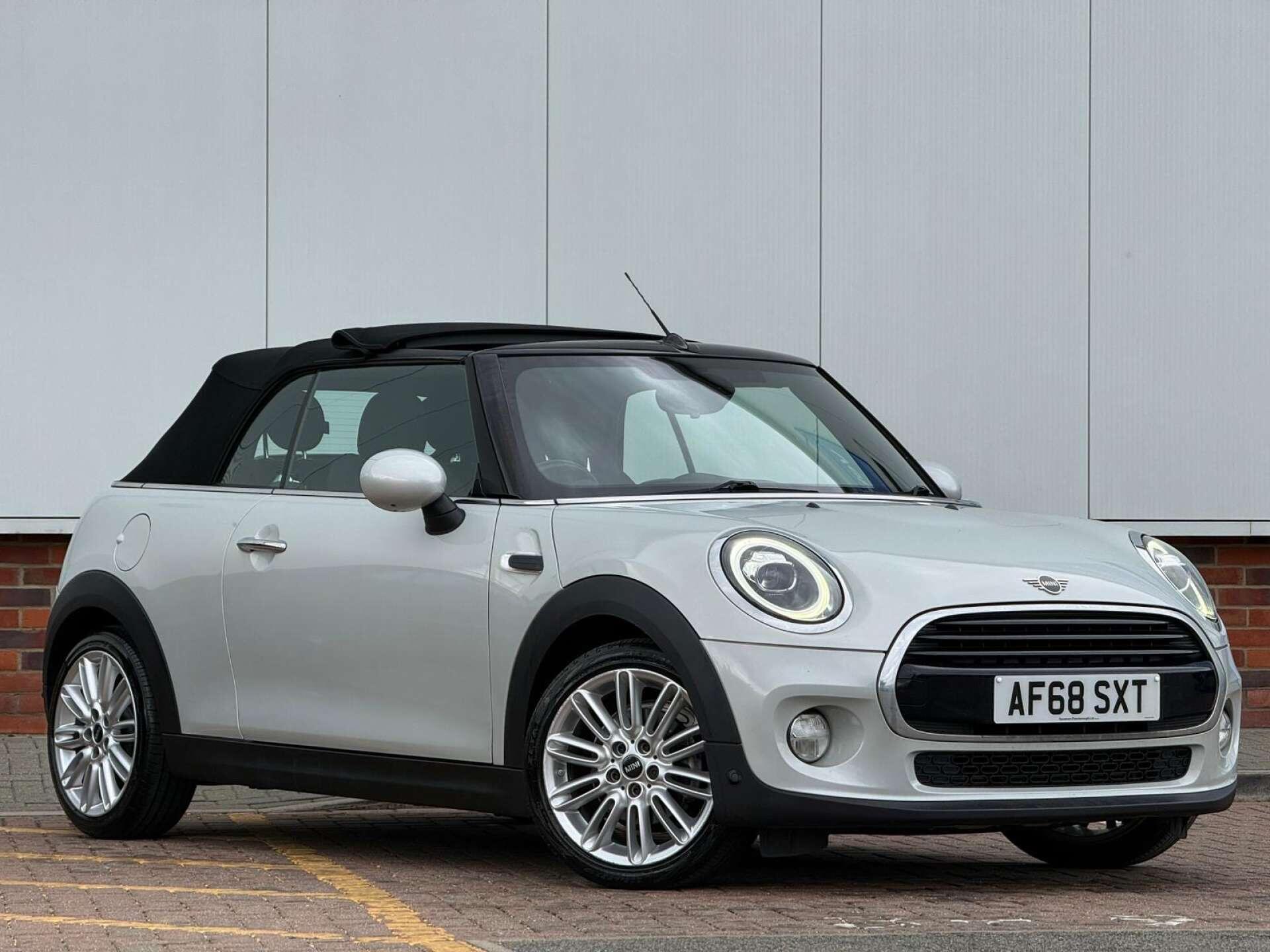 Mini Convertible view 5