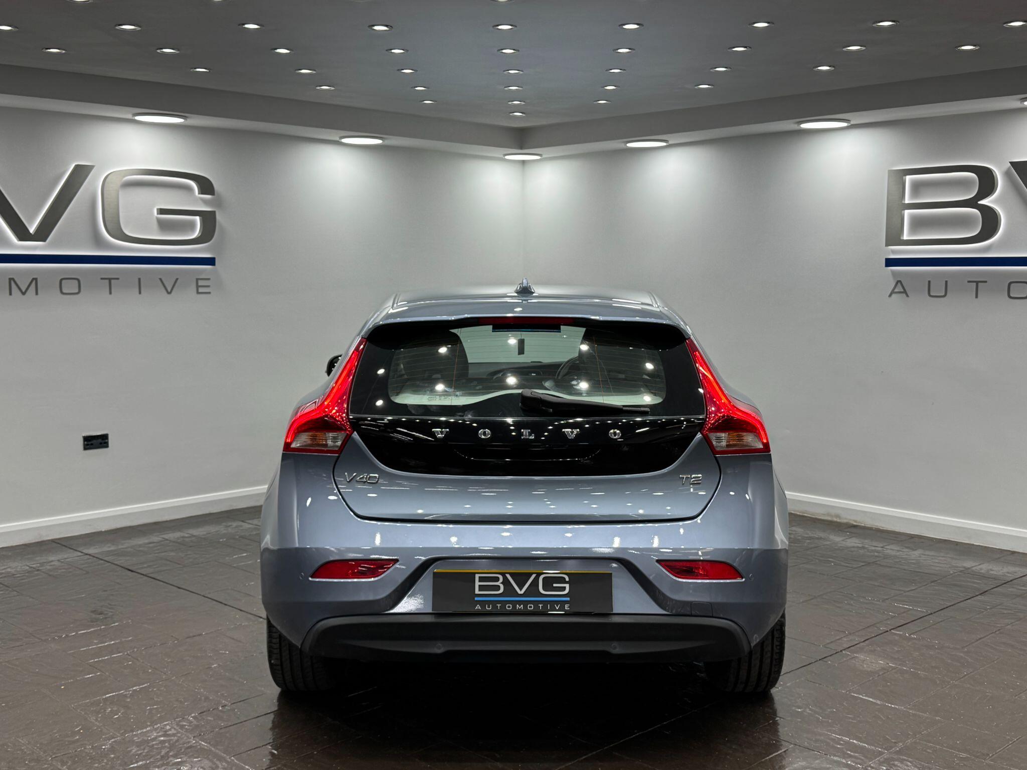 Volvo V40 view 8