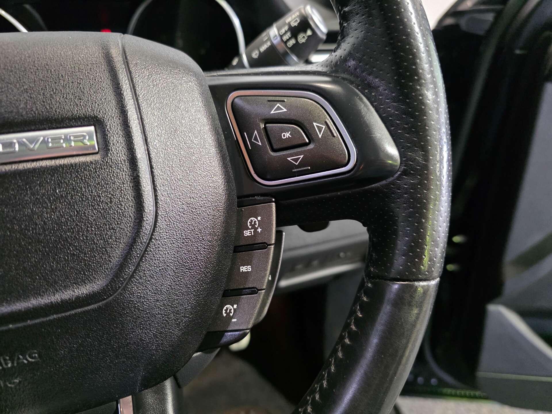 Land Rover Range Rover Evoque view 32