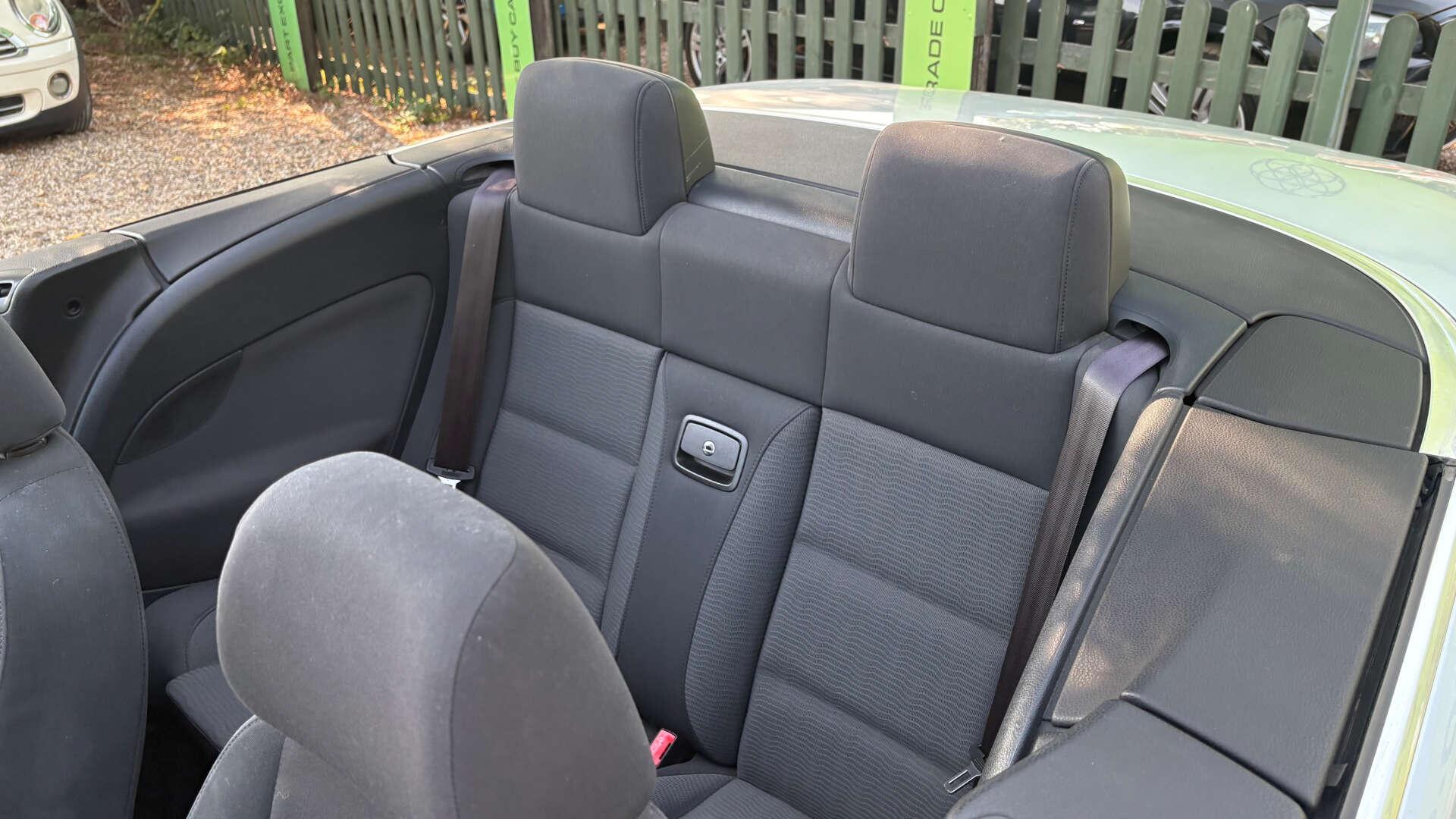 Volkswagen Eos view 11