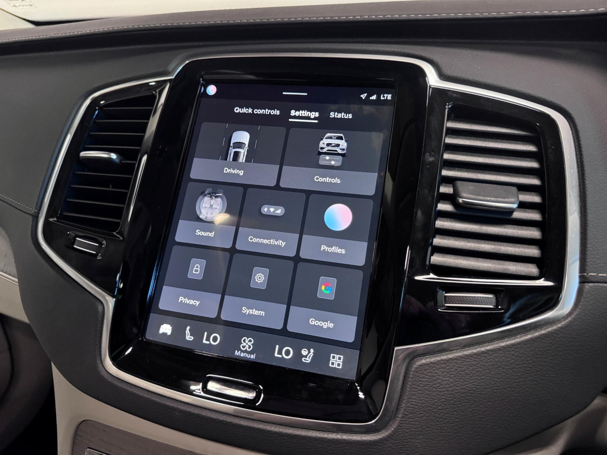 Volvo XC90 view 50