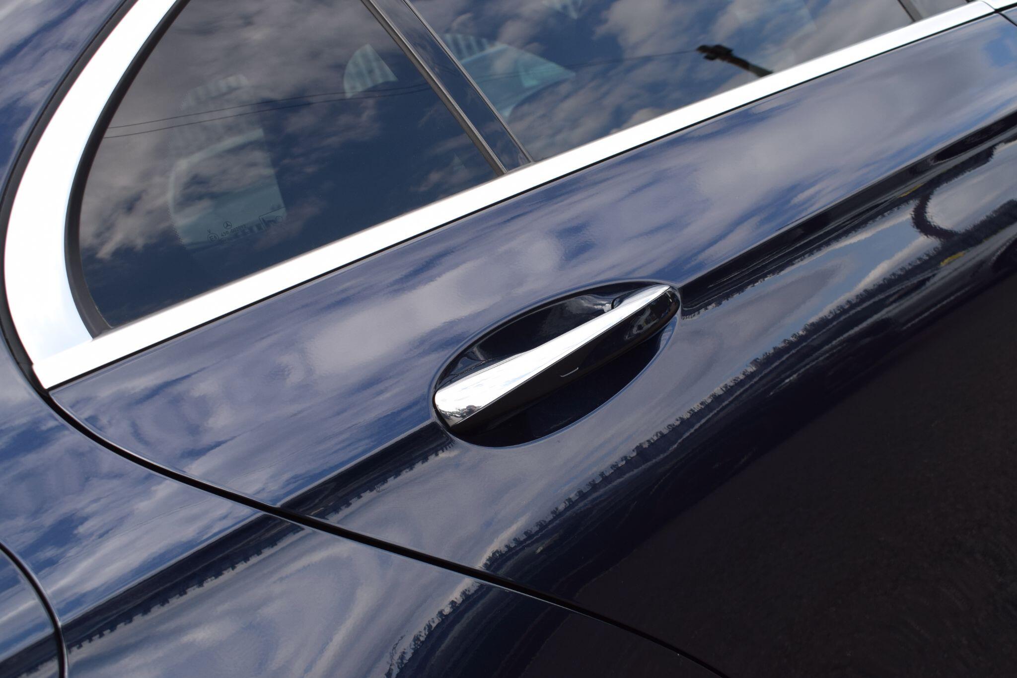 Mercedes-Benz E-Class view 43