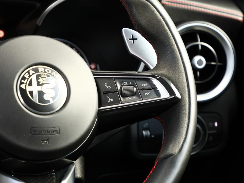 Alfa Romeo Stelvio view 11