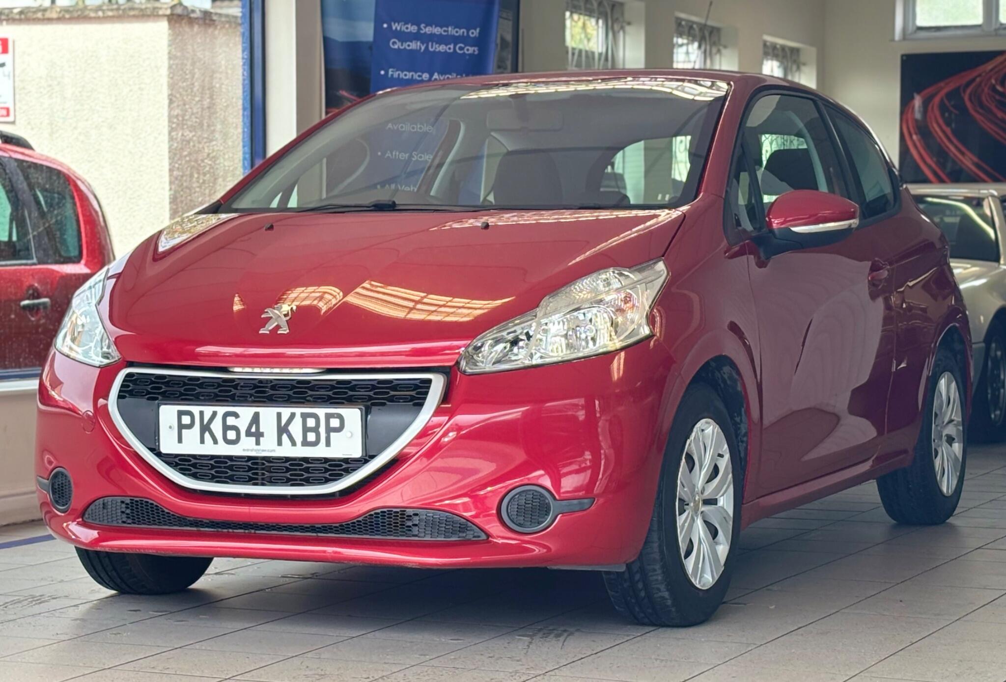 Peugeot 208 view 5