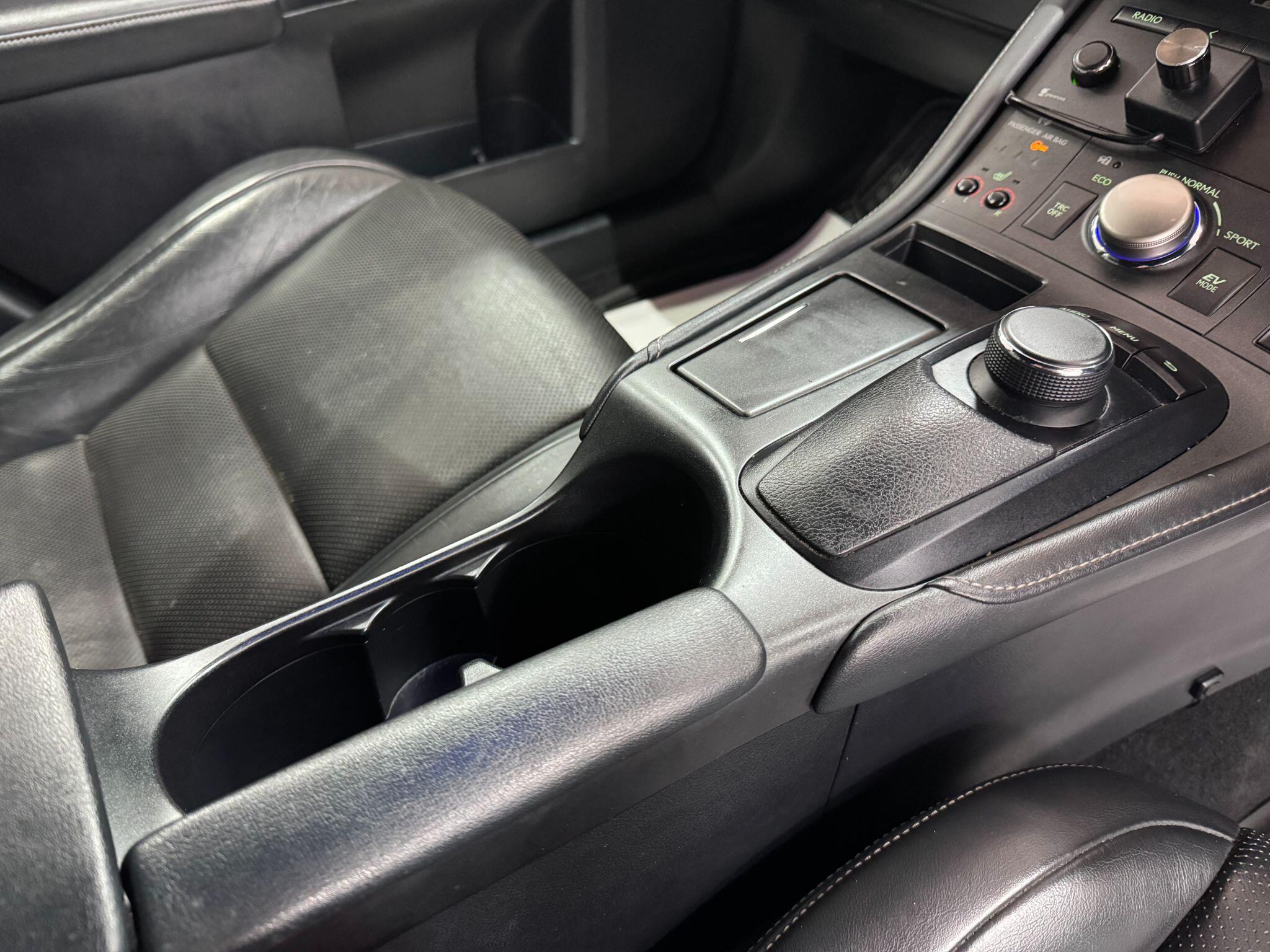 Lexus CT view 21