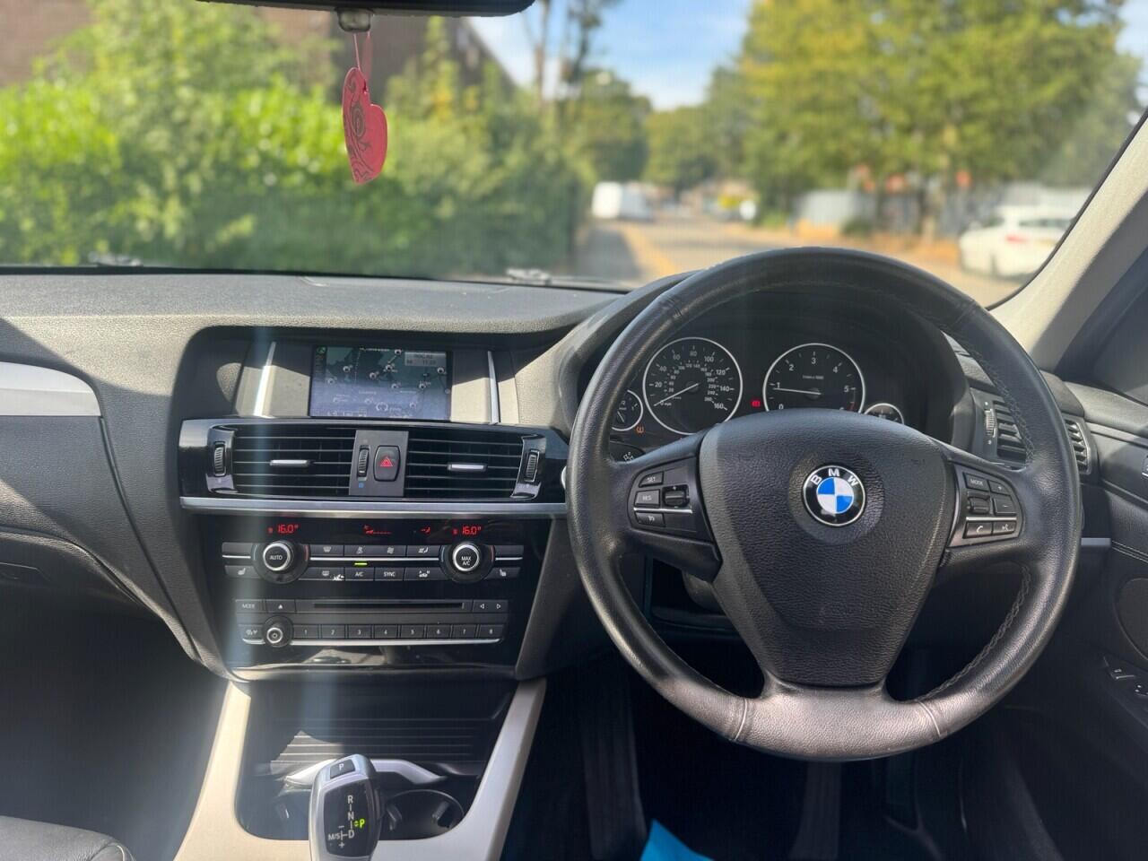 BMW X3 view 11