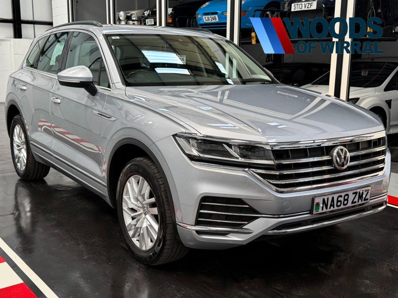 Volkswagen Touareg main image