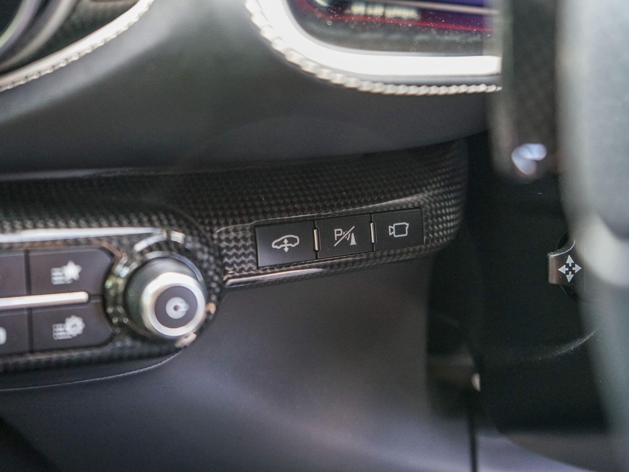 Ferrari 812 view 40