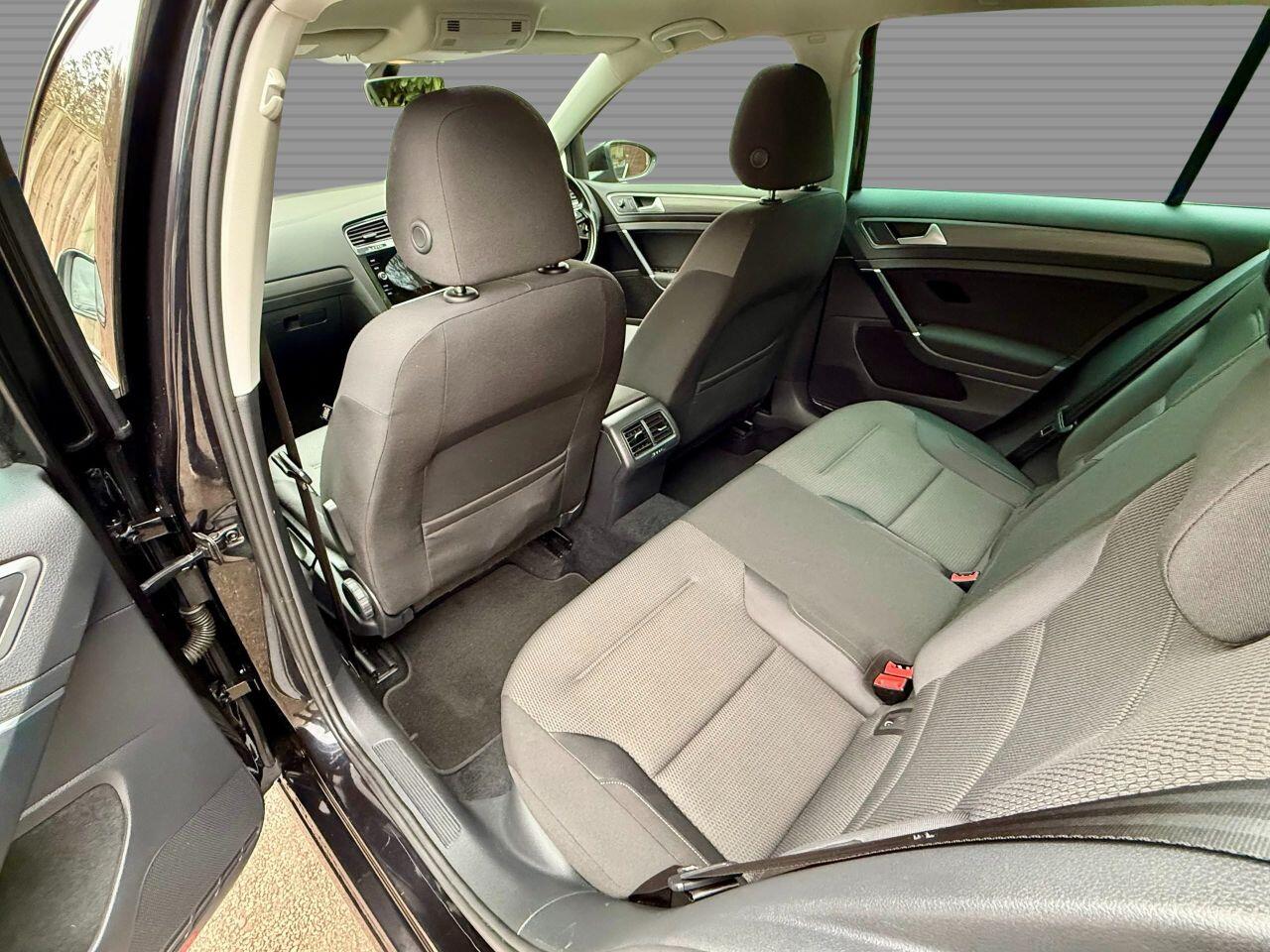 Volkswagen Golf view 31
