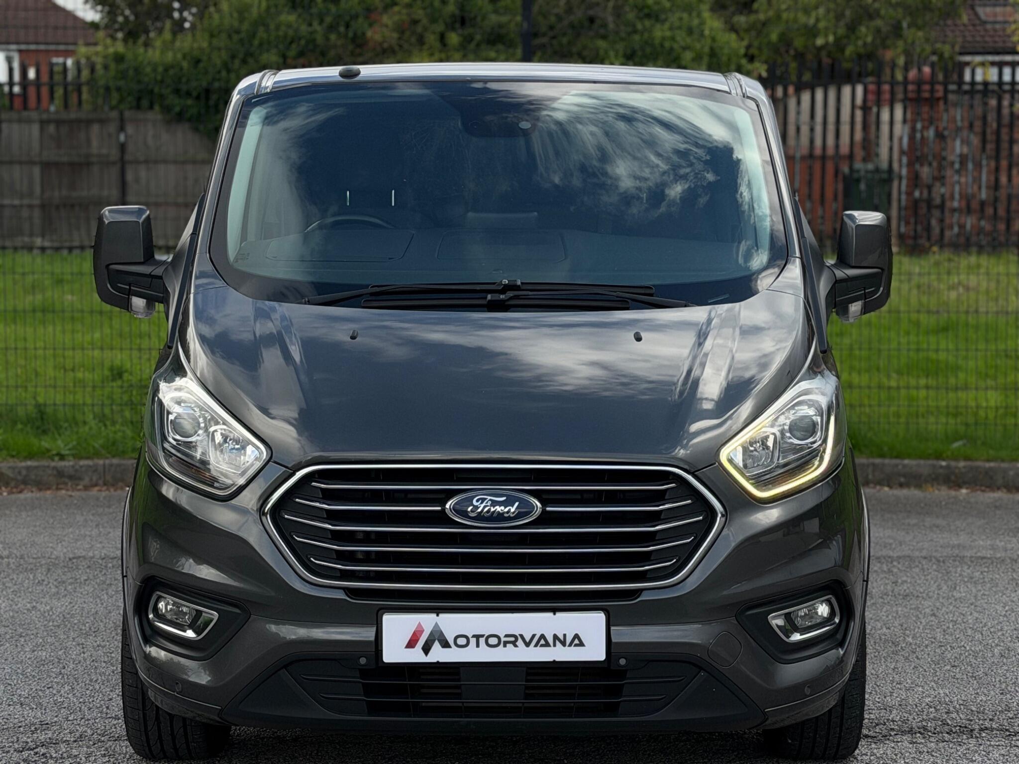 Ford Tourneo Custom view 2