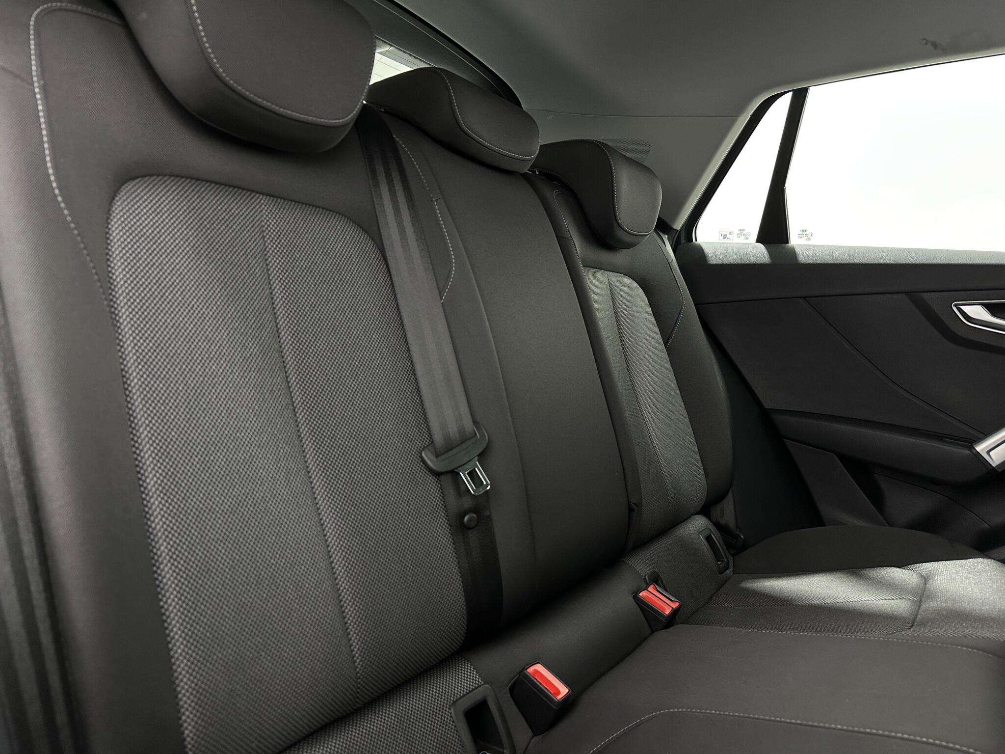 Audi Q2 view 42
