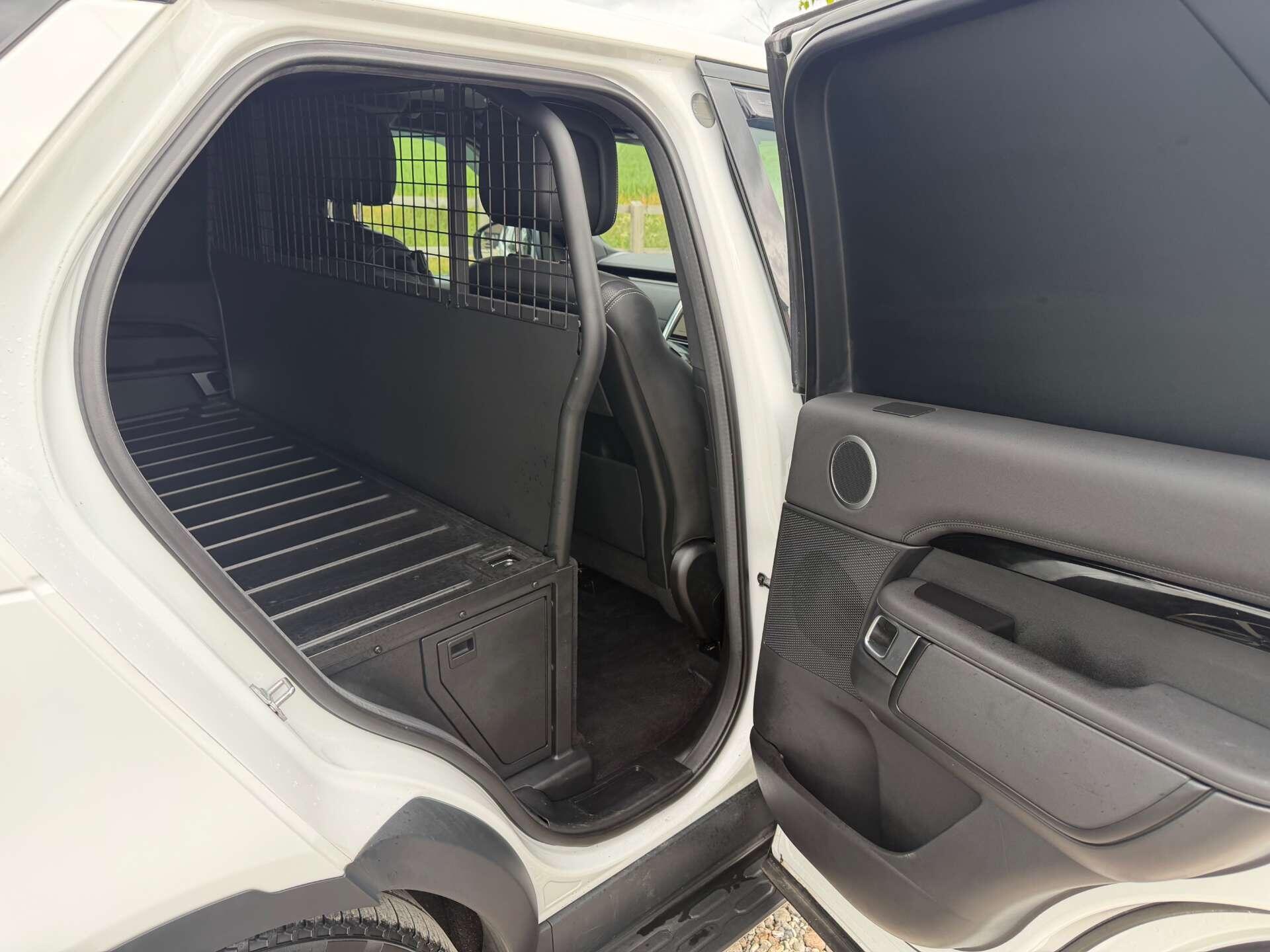 Land Rover Discovery view 20