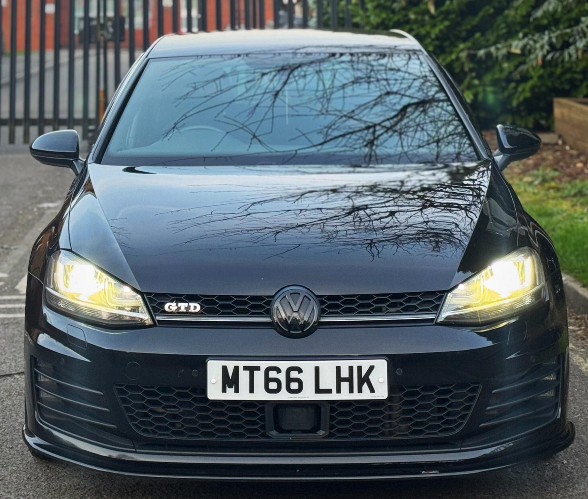 2016 Volkswagen Golf 2.0 TDI BlueMotion Tech GTD DSG Euro 6 (s/s) 5dr image 14