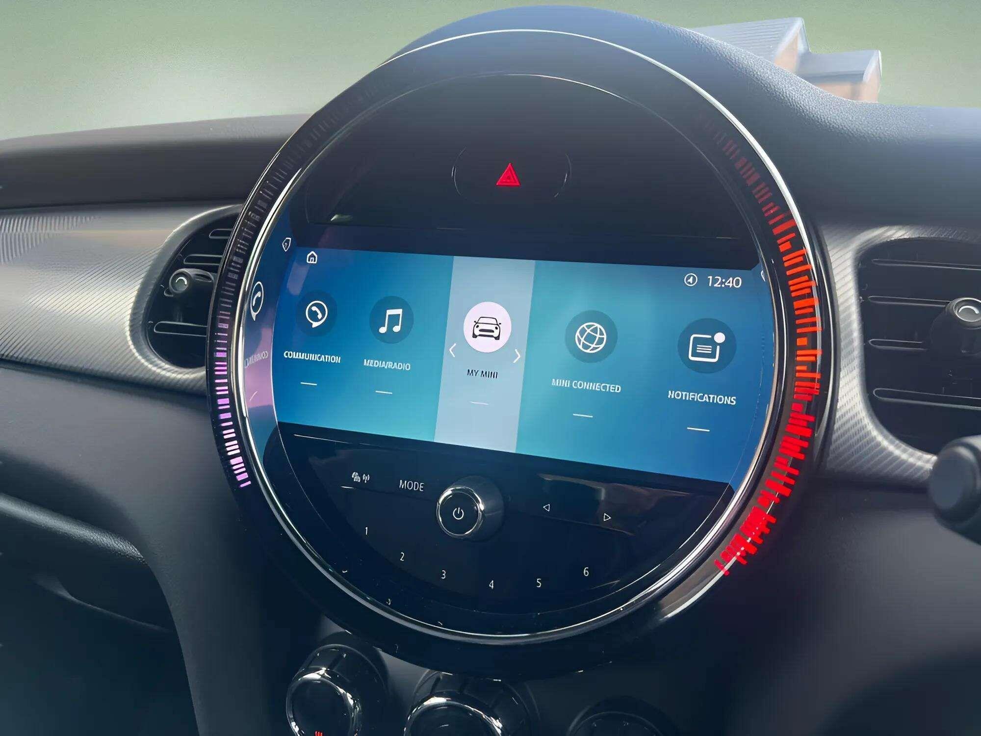 Mini Hatch view 19