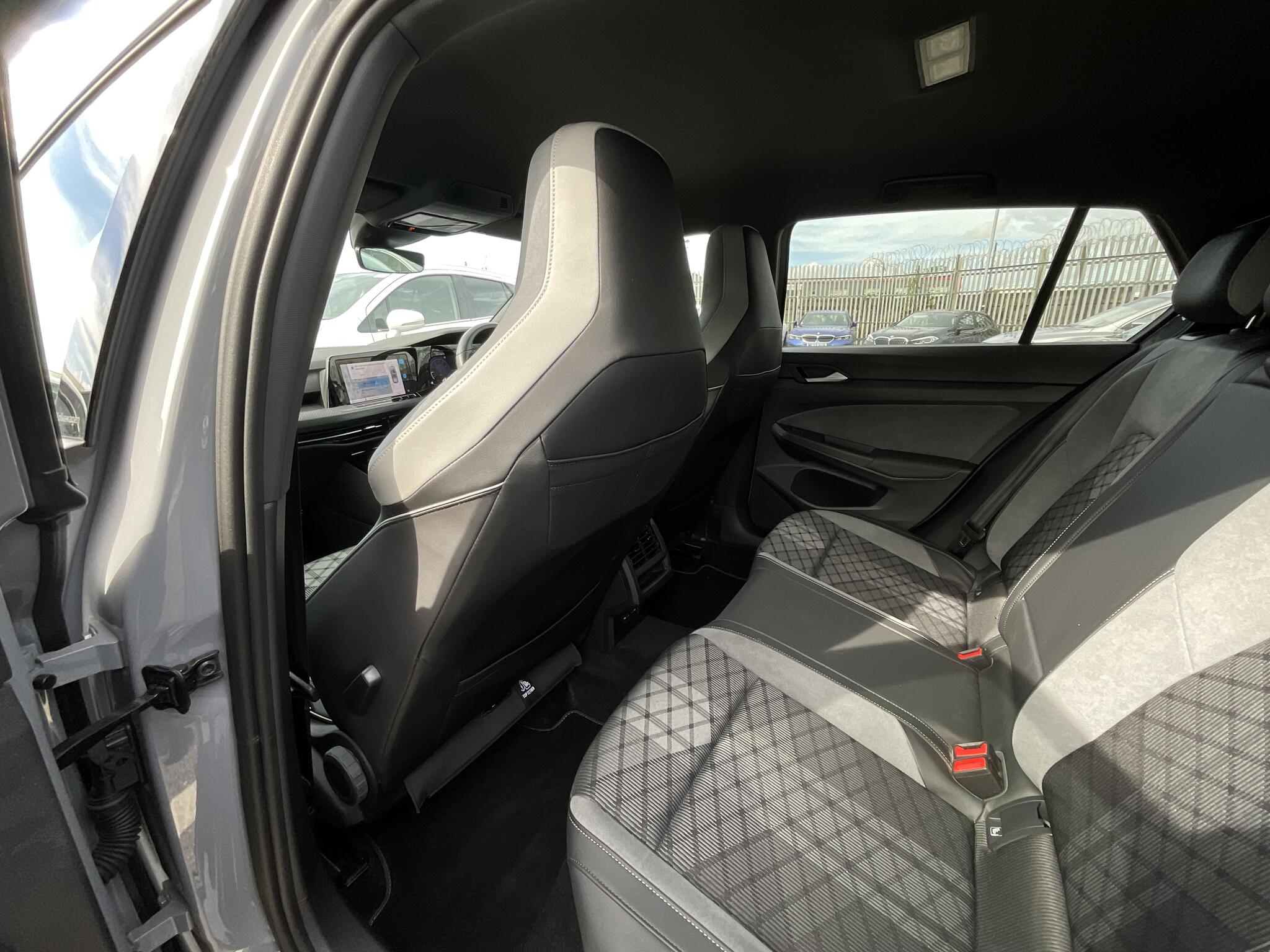 Volkswagen Golf view 13
