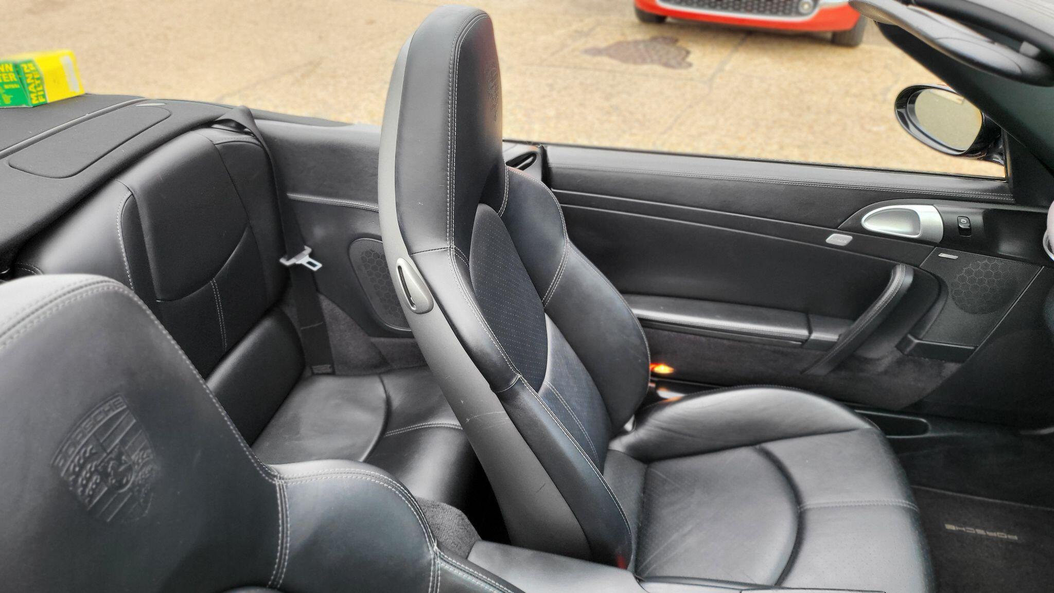Porsche 911 view 25