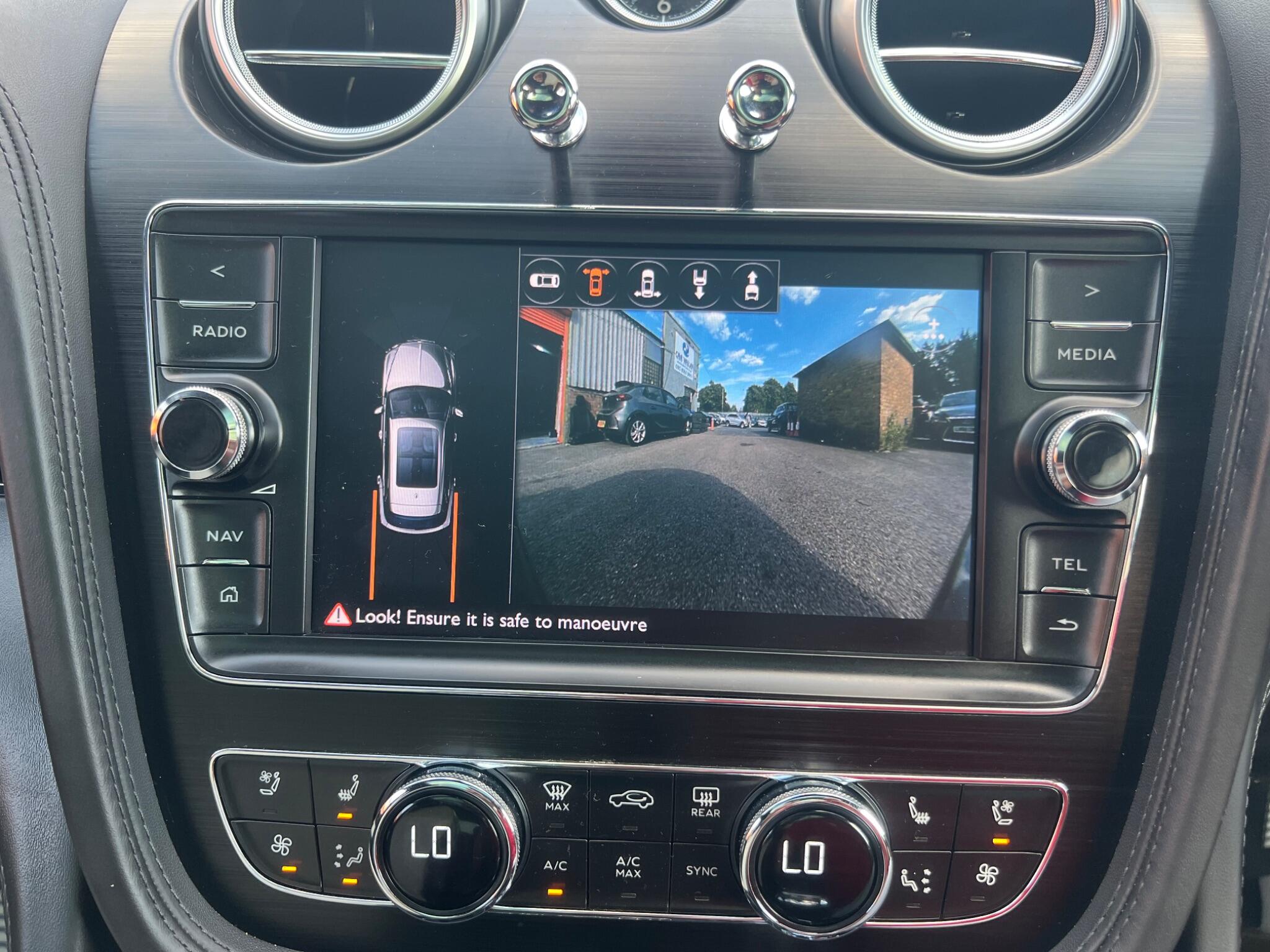 Bentley Bentayga view 61