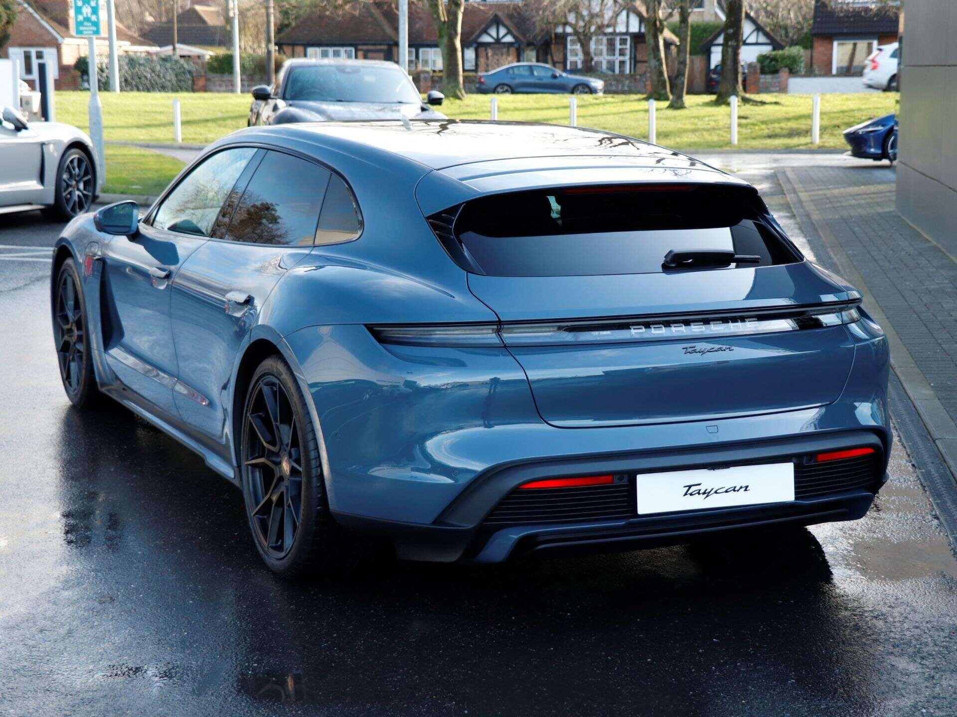 Porsche Taycan view 38