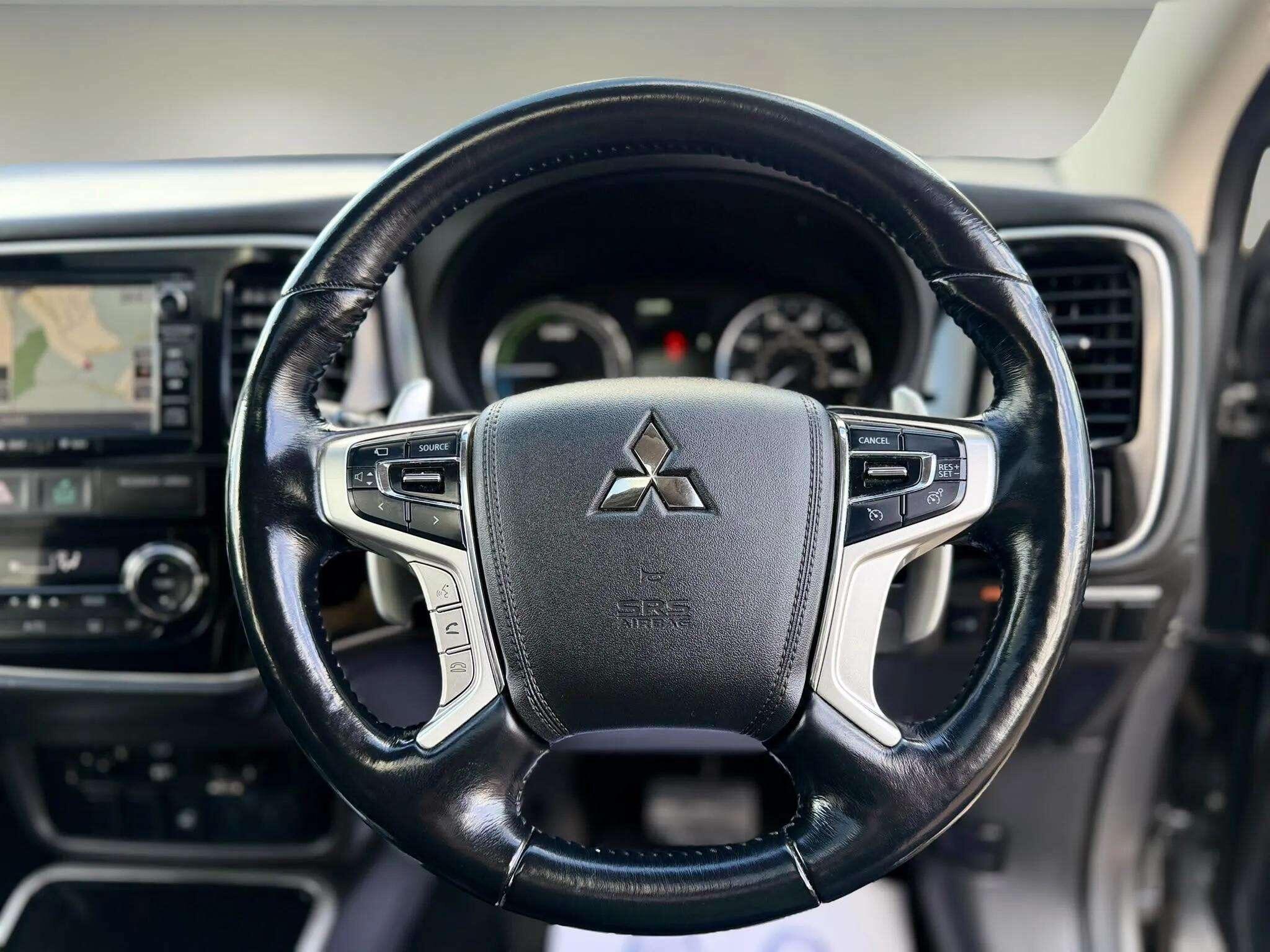 Mitsubishi Outlander view 52