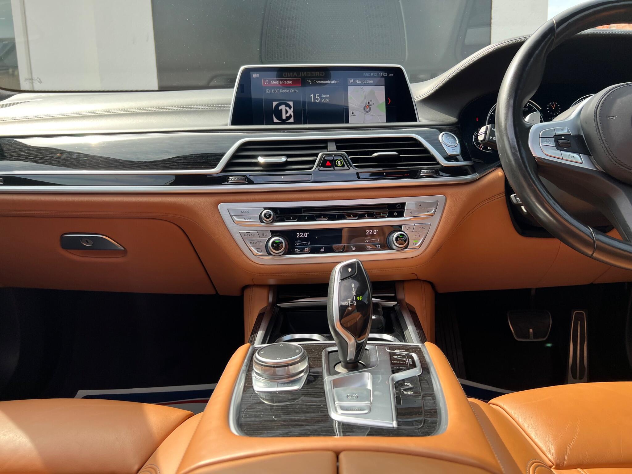 BMW 7 Series view 42